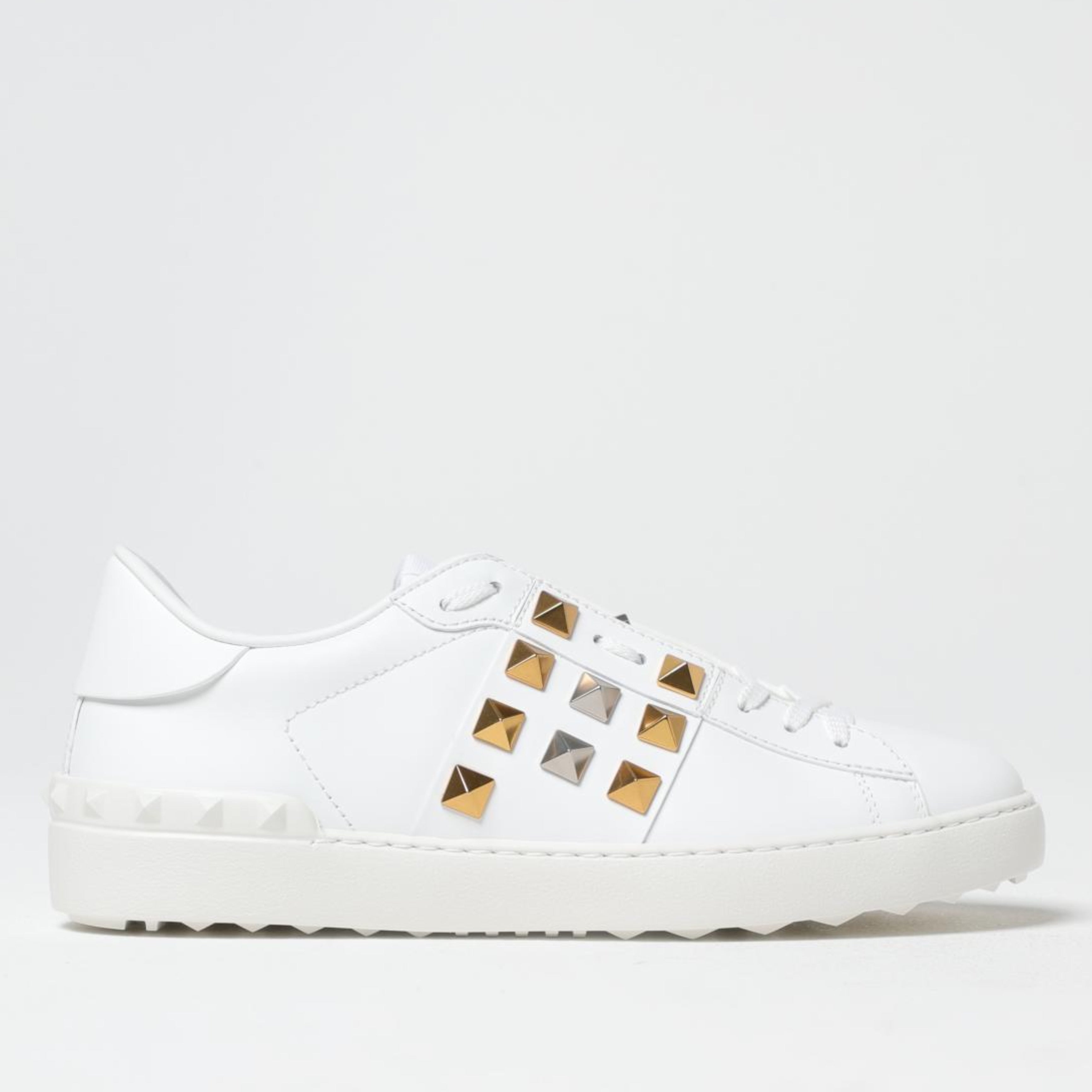 Мъжки кецове от естествена кожа в бяло Men’s sneakers Valentino Garavani Rockstud 6Y2S0931GDL RJJ White