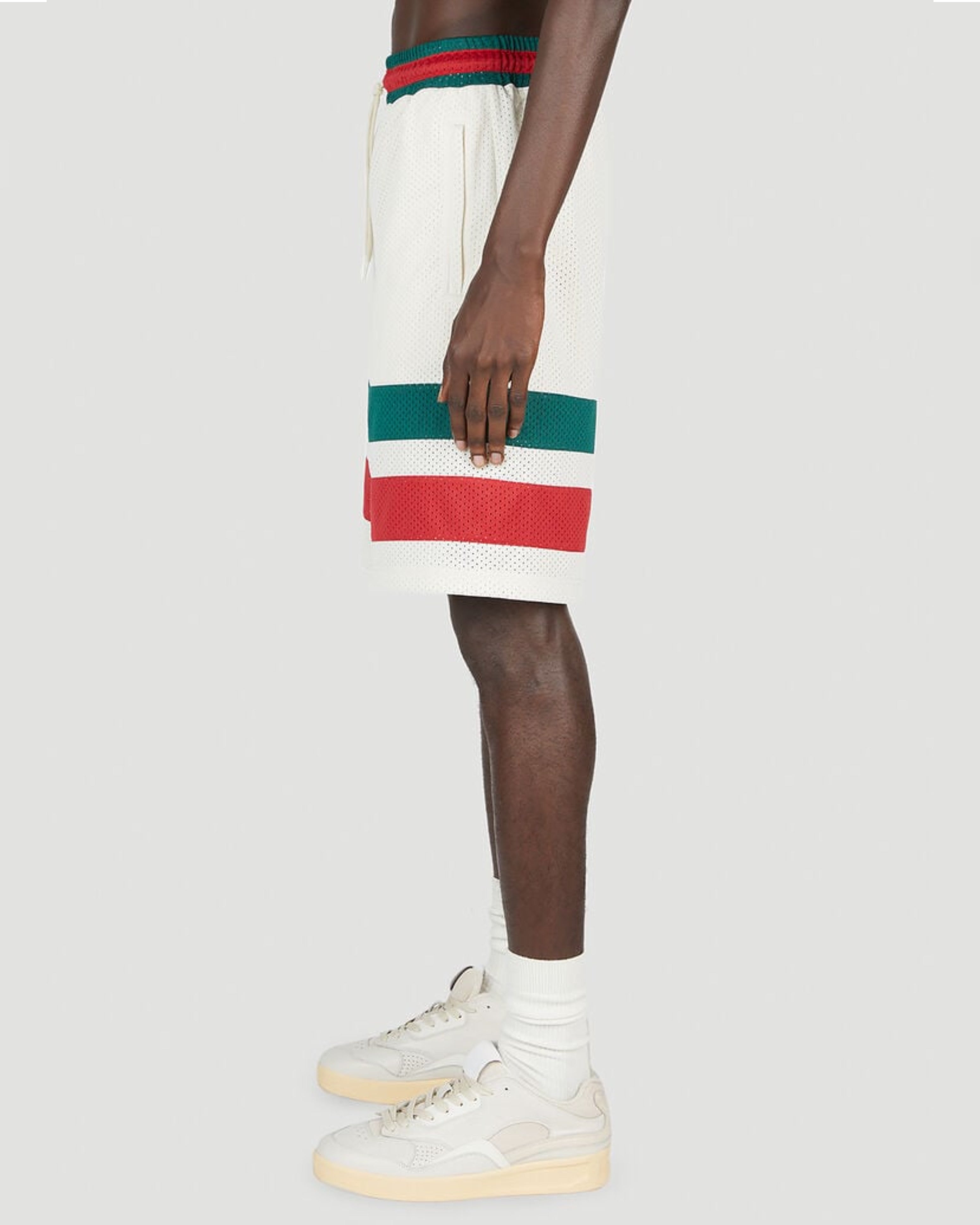 Мъжки луксозни къси панталони шорти в цвят слонова кост Men’s luxury iconic GUCCI logo shorts 737407 XJFFK 9325 Side body view