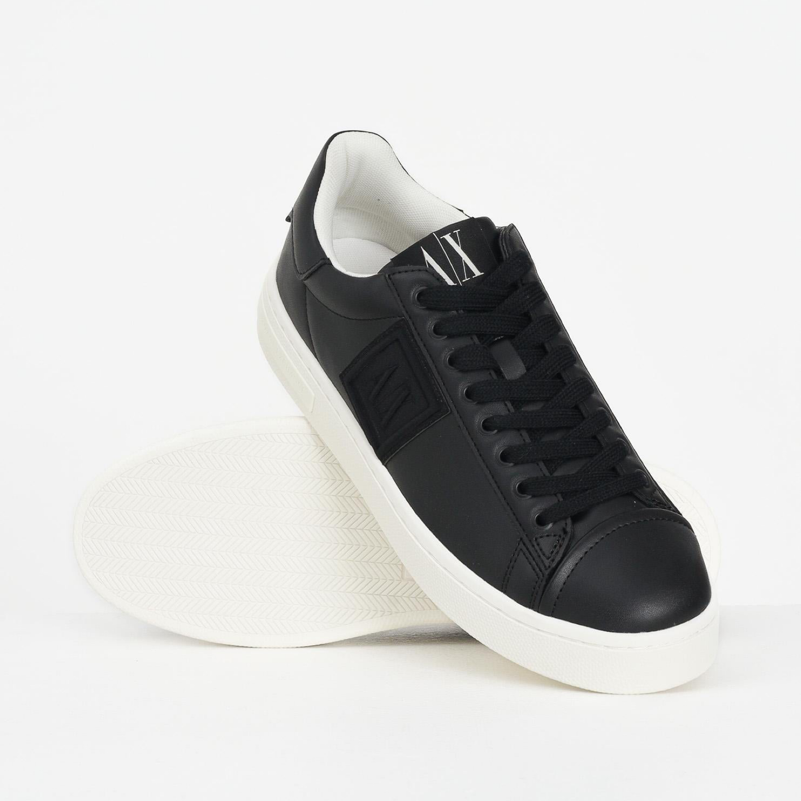Мъжки кецове Armani Exchange Men Sneakers XM001990 AF17451 Top View