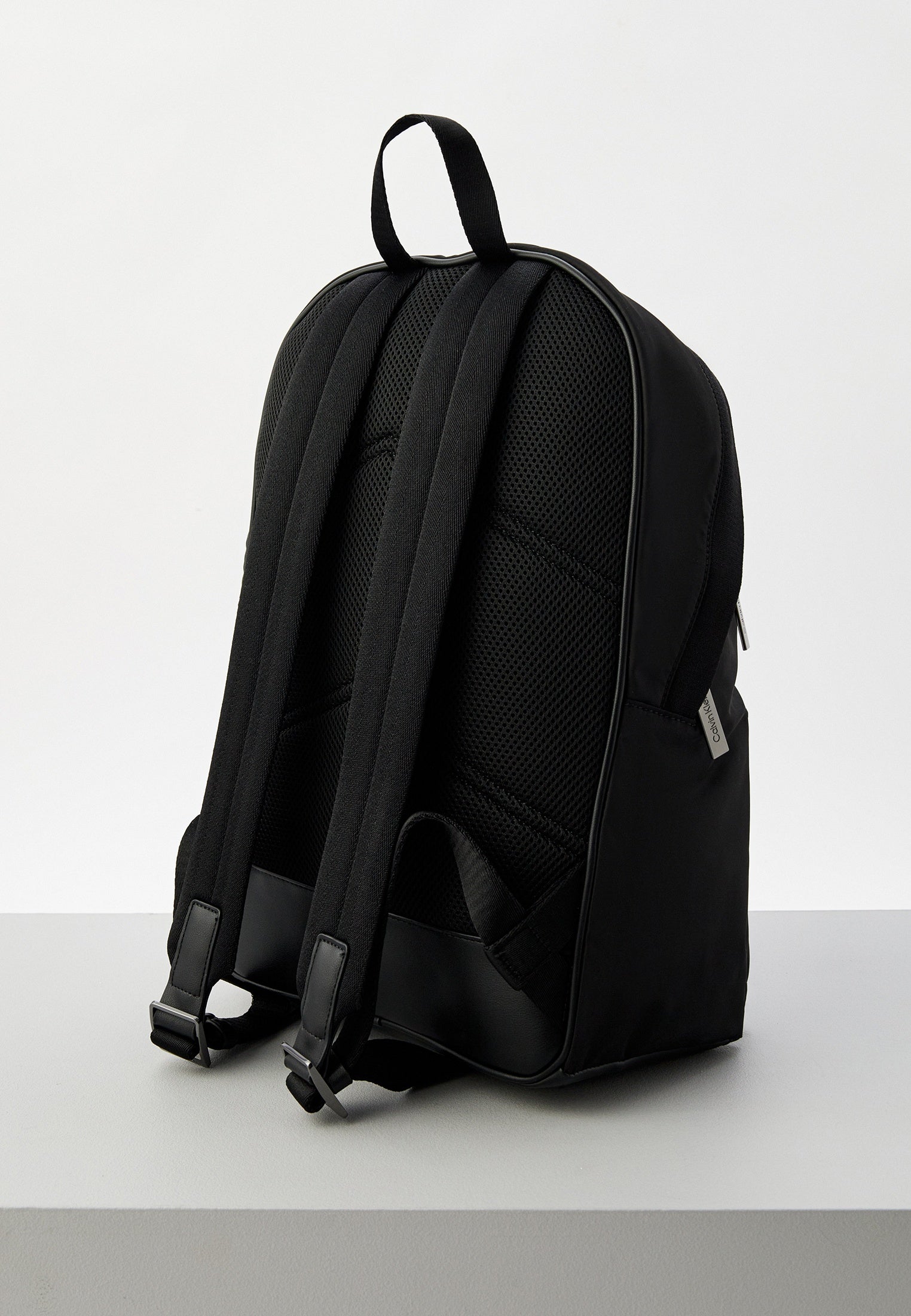 Мъжка раница Men’s rucksack Calvin Klein
K50K512115 Black back angled view