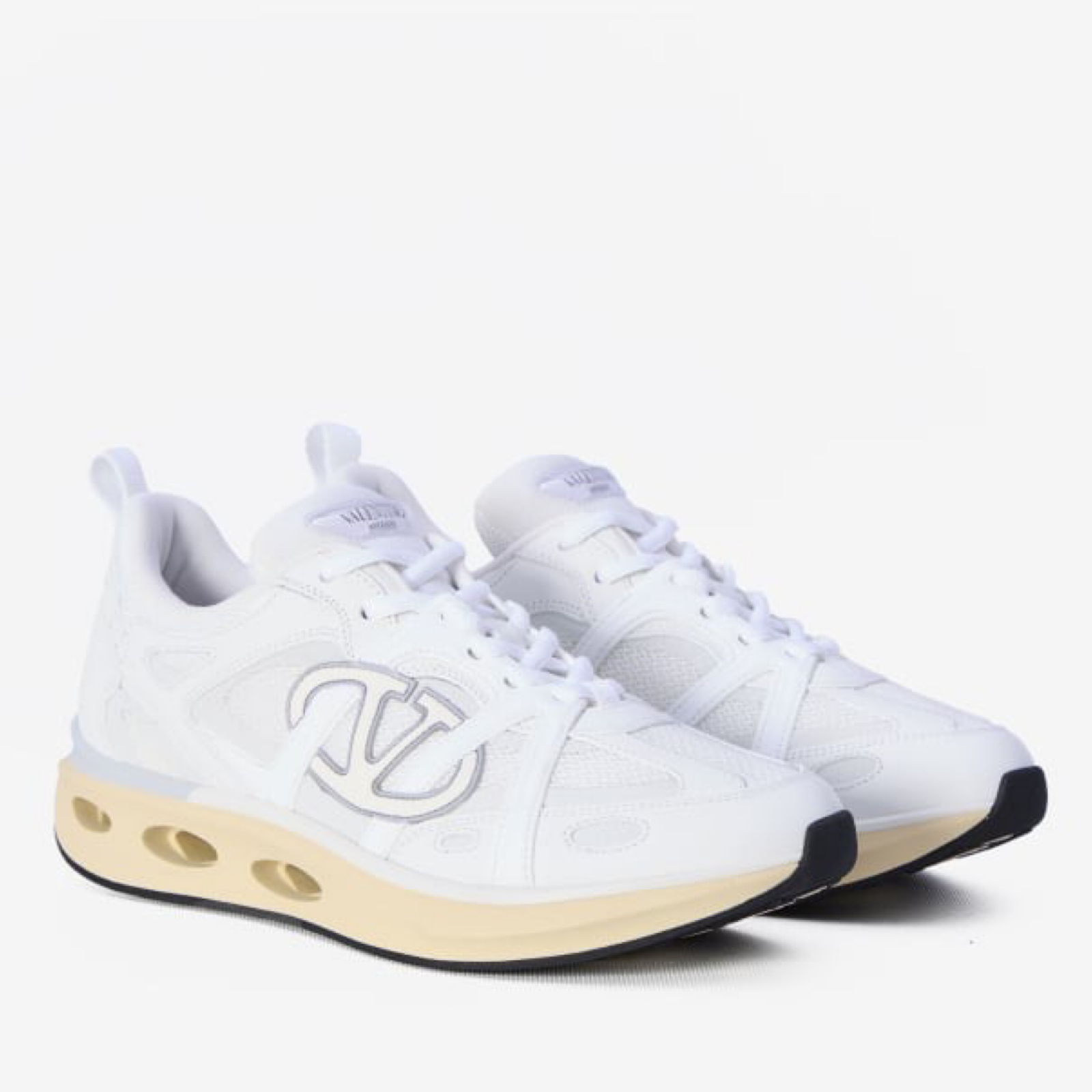 Valentino Garavani VLogo Easyjog Men Sneakers Lateral View