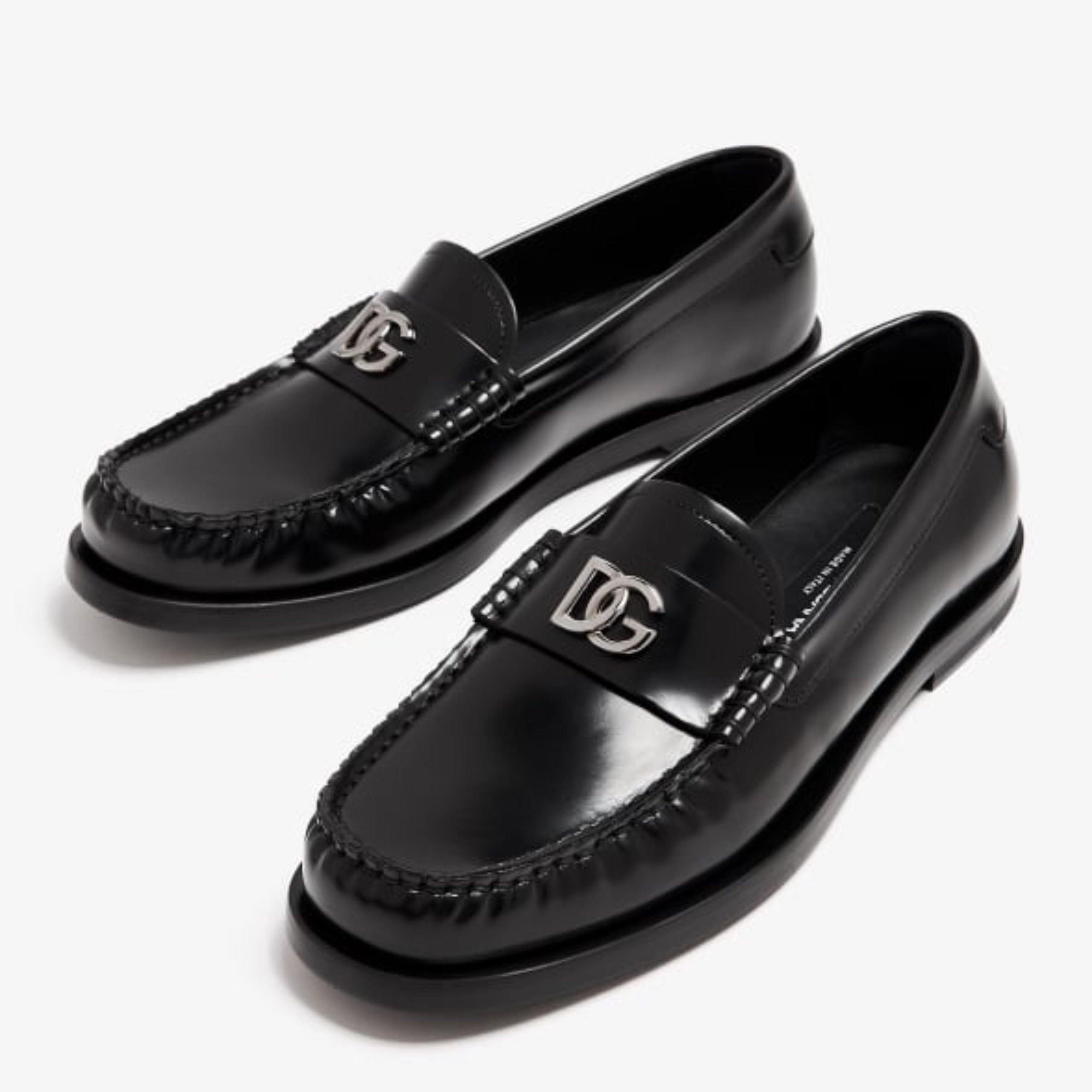 Дамски луксозни кожени мокасини в черно DOLCE & GABBANA Women’s Luxury Black Leather Classic Loafers
CM0074AQ23780999