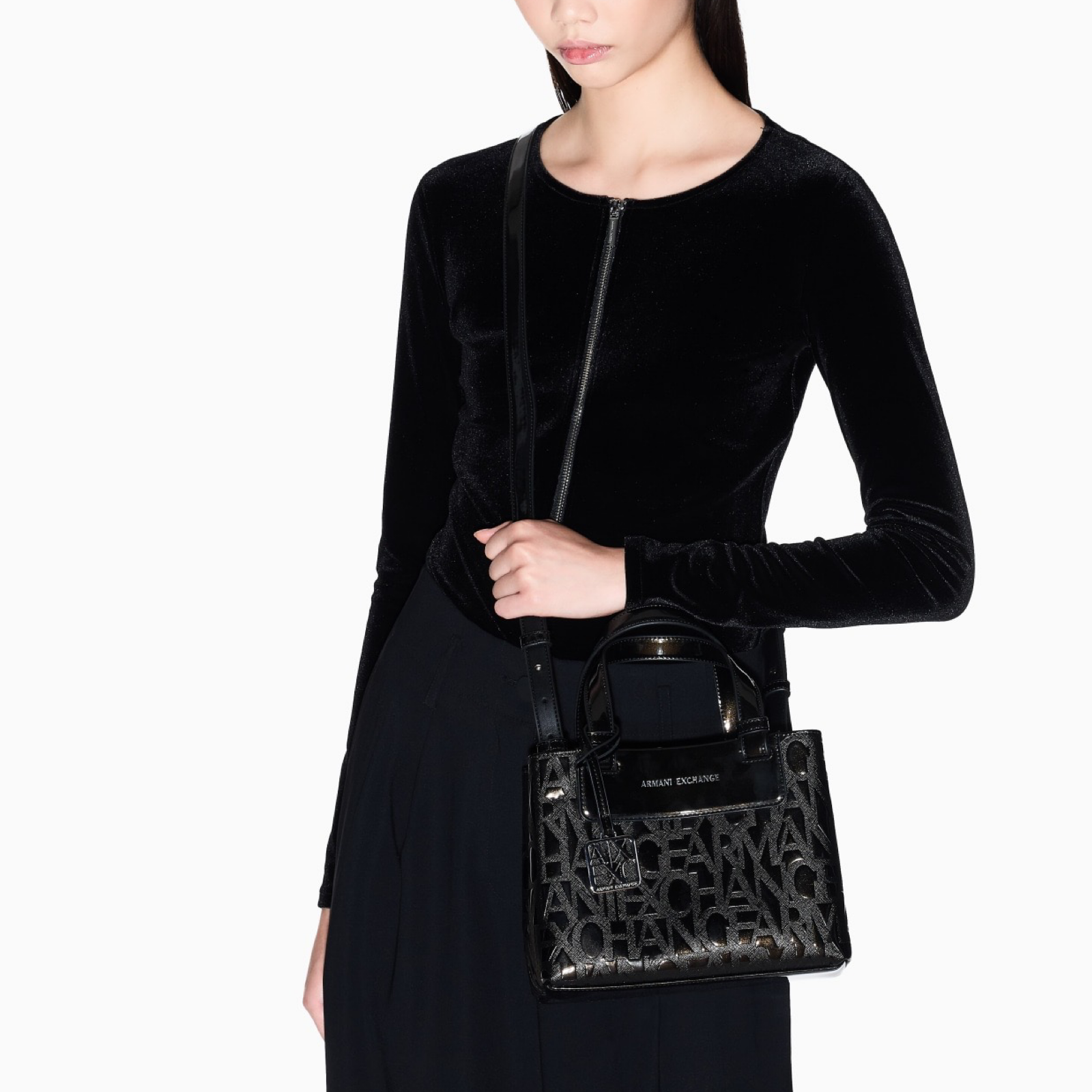 Дамска чанта Armani Exchange Women Handbag XW001576 AF17290 Model View