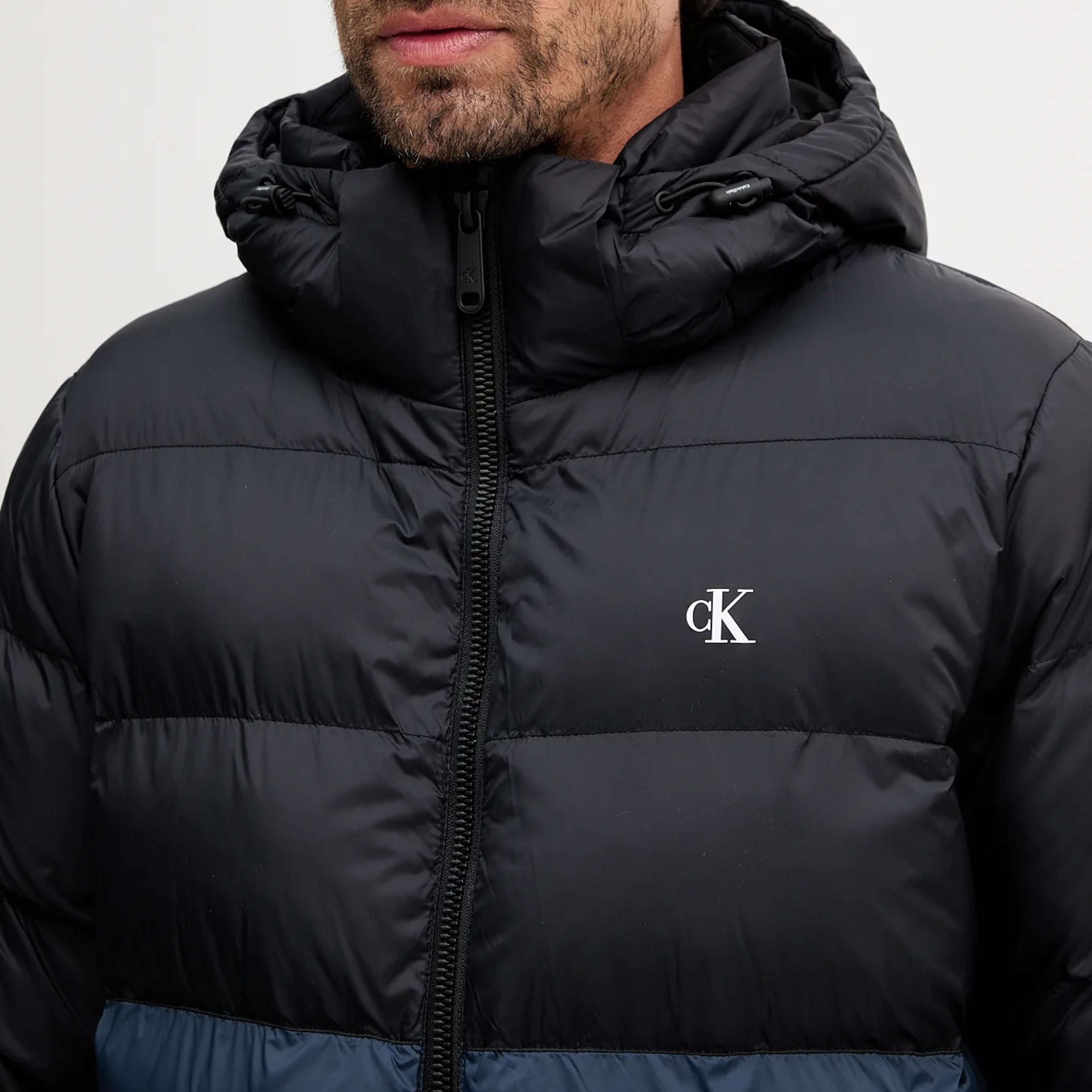 Men’s jacket Calvin Klein
LV04RD527G UB1 close up view