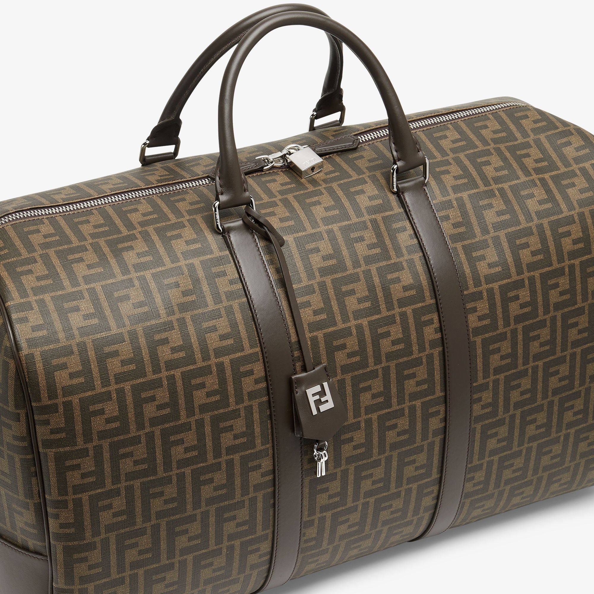 Пътна чанта FENDI Boston Travel Bag
7VV162AFCBF19KW close-up view