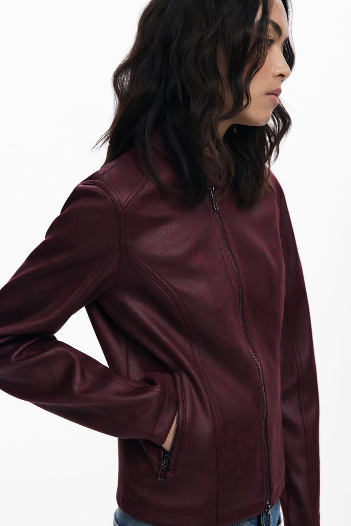 Дамско яке Women’s jacket Desigual
25WWEW433006 Bordeaux side view
