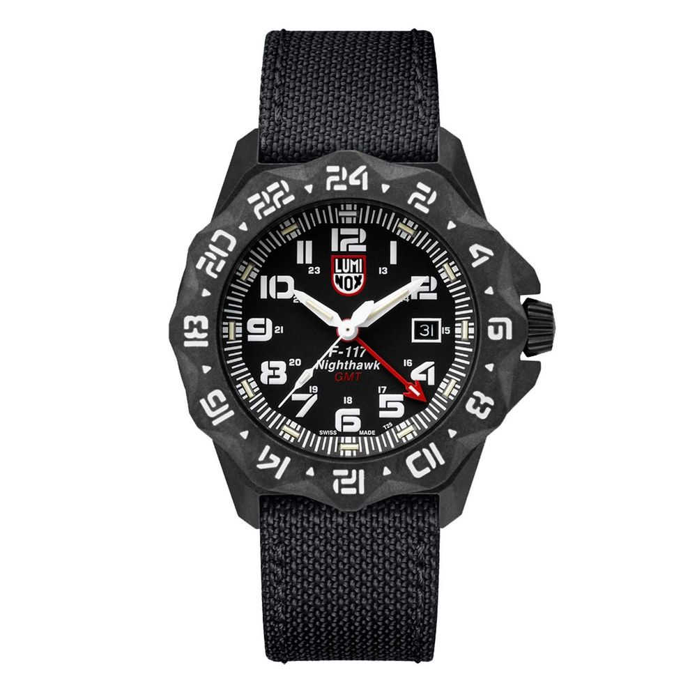 Часовник от черен плат Luminox