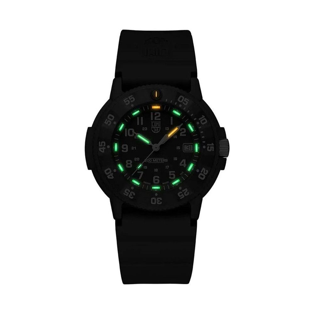 Черен гумен часовник Luminox