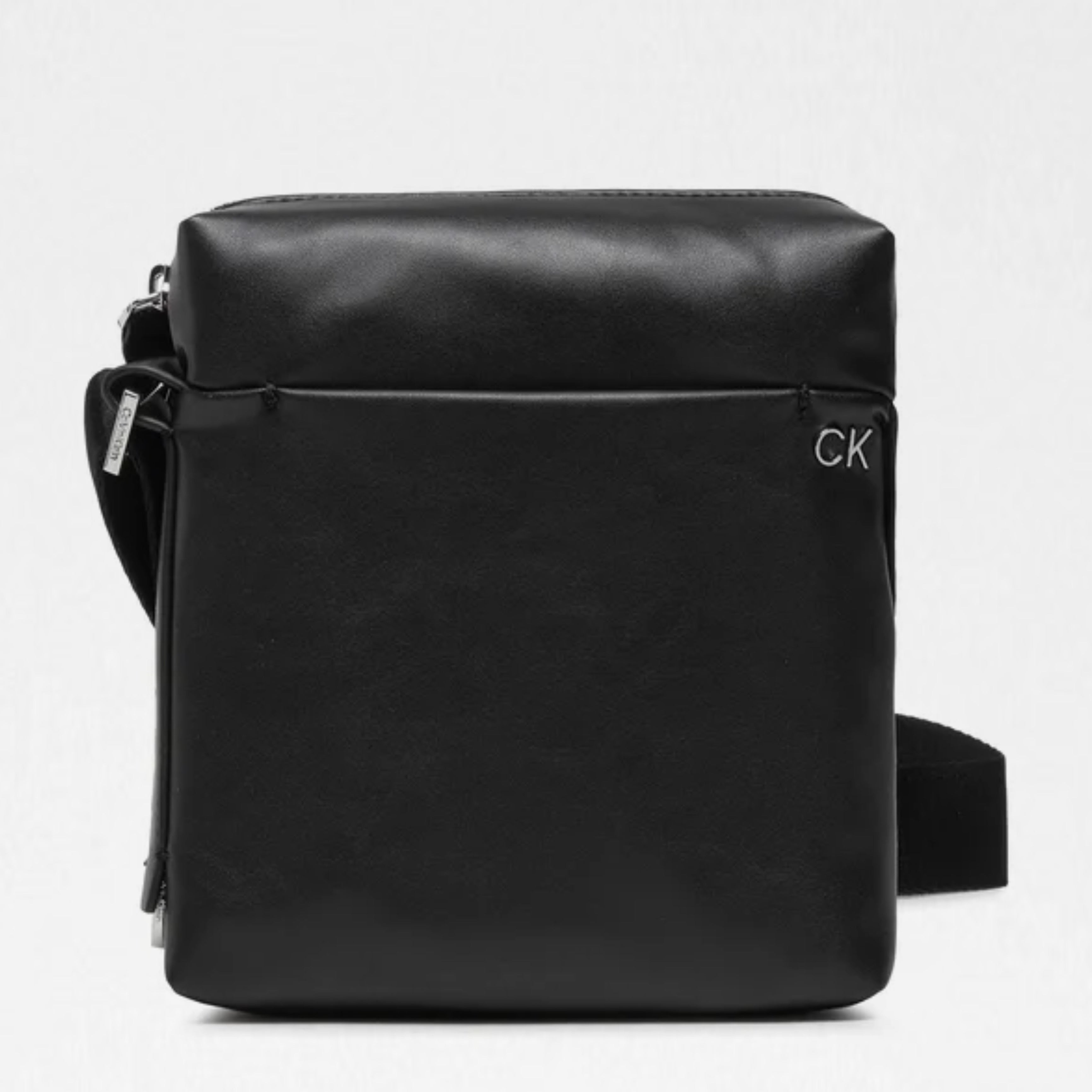 Мъжка чанта Men’s crossbody bag Calvin Klein K50K509567 Black front view