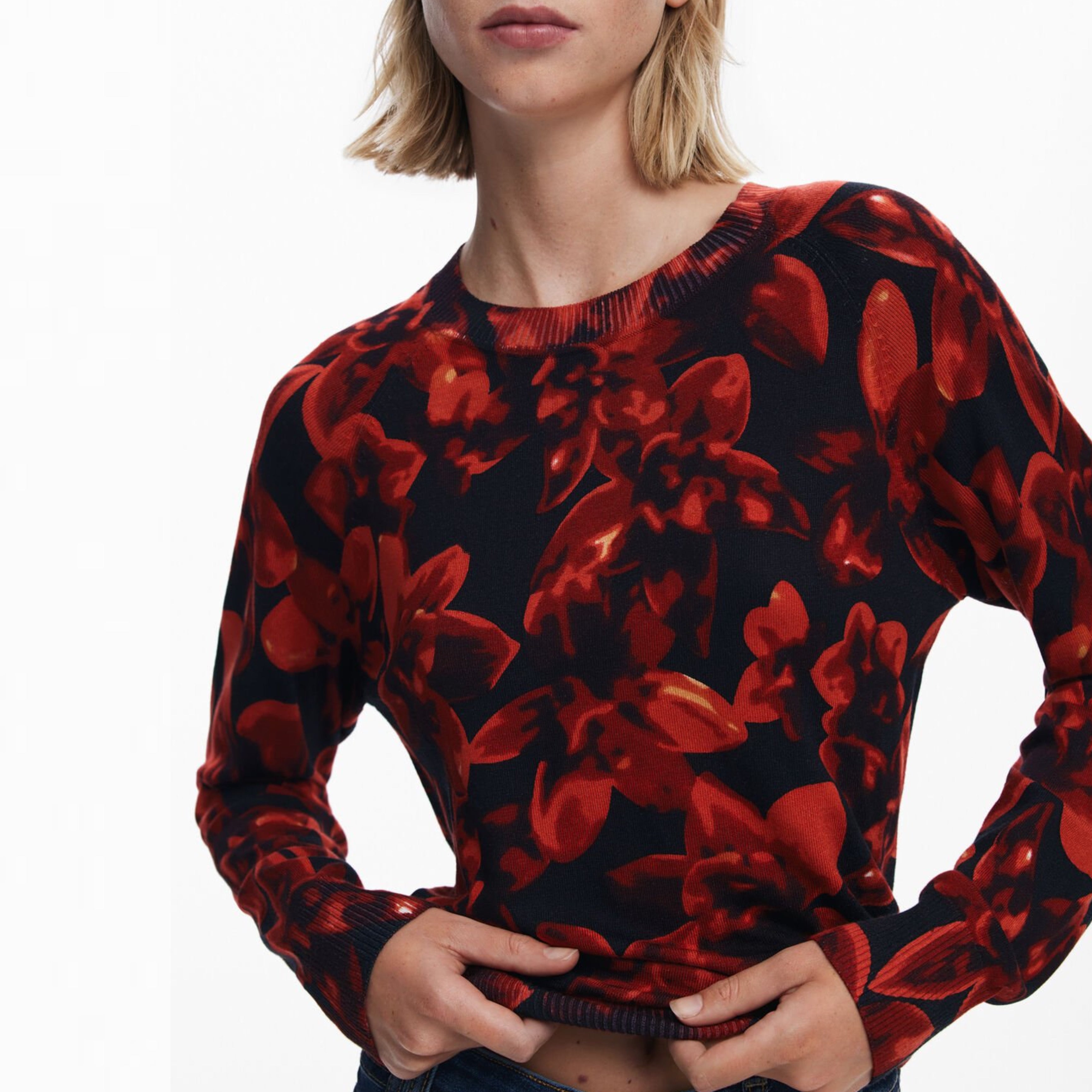 Дамски пуловер Women’s sweater Desigual 25WWJF162000 Red/Black close up view