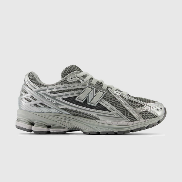 New Balance M1906REH Sneakers Lateral View