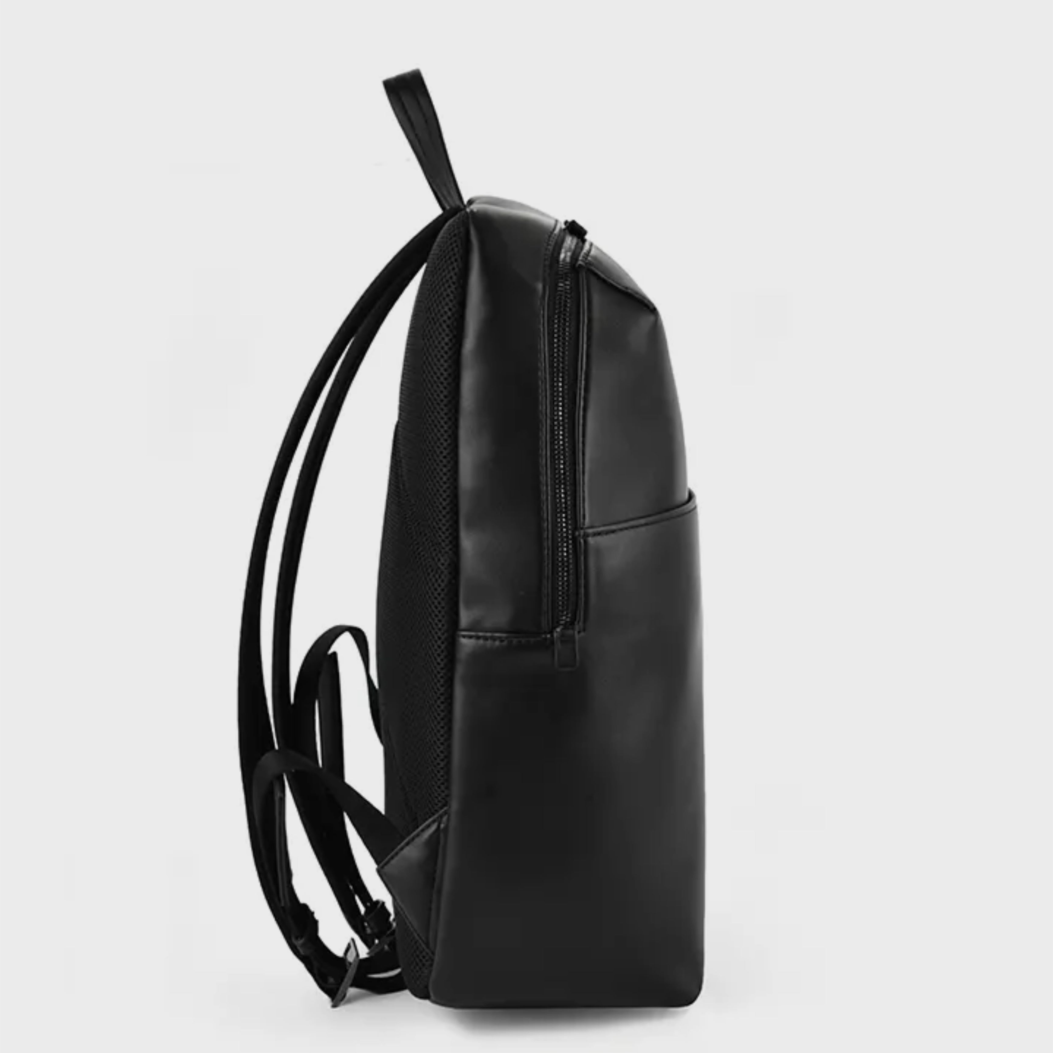 Мъжка раница Men’s rucksack Calvin Klein
K50K512251 Black side view