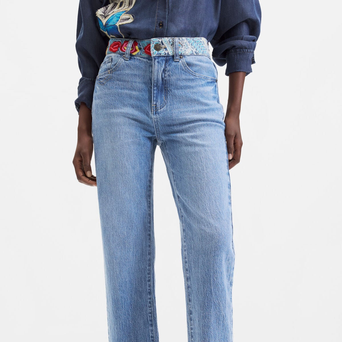 Дамски дънки Desigual women’s jeans 26WWDD06 5053 Close-up 