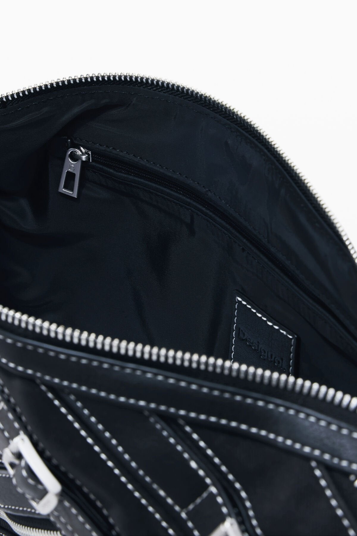 Дамска чанта Women’s shoulder bag Desigual 25WAXP732000U inside view