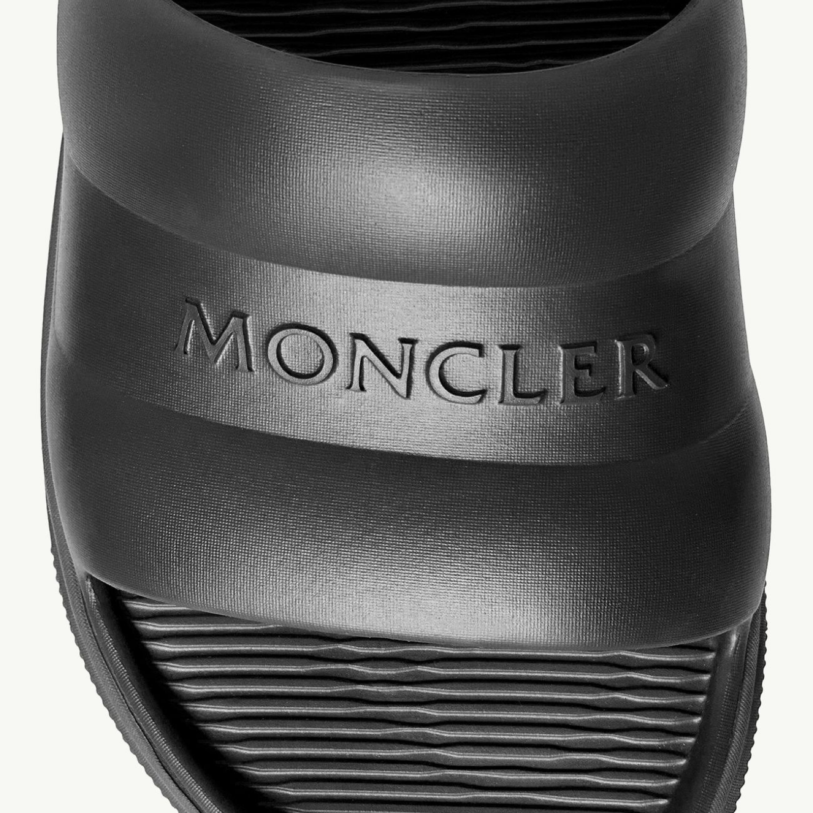 Moncler Altive Slippers L109B4C00030M8260999 Close-Up