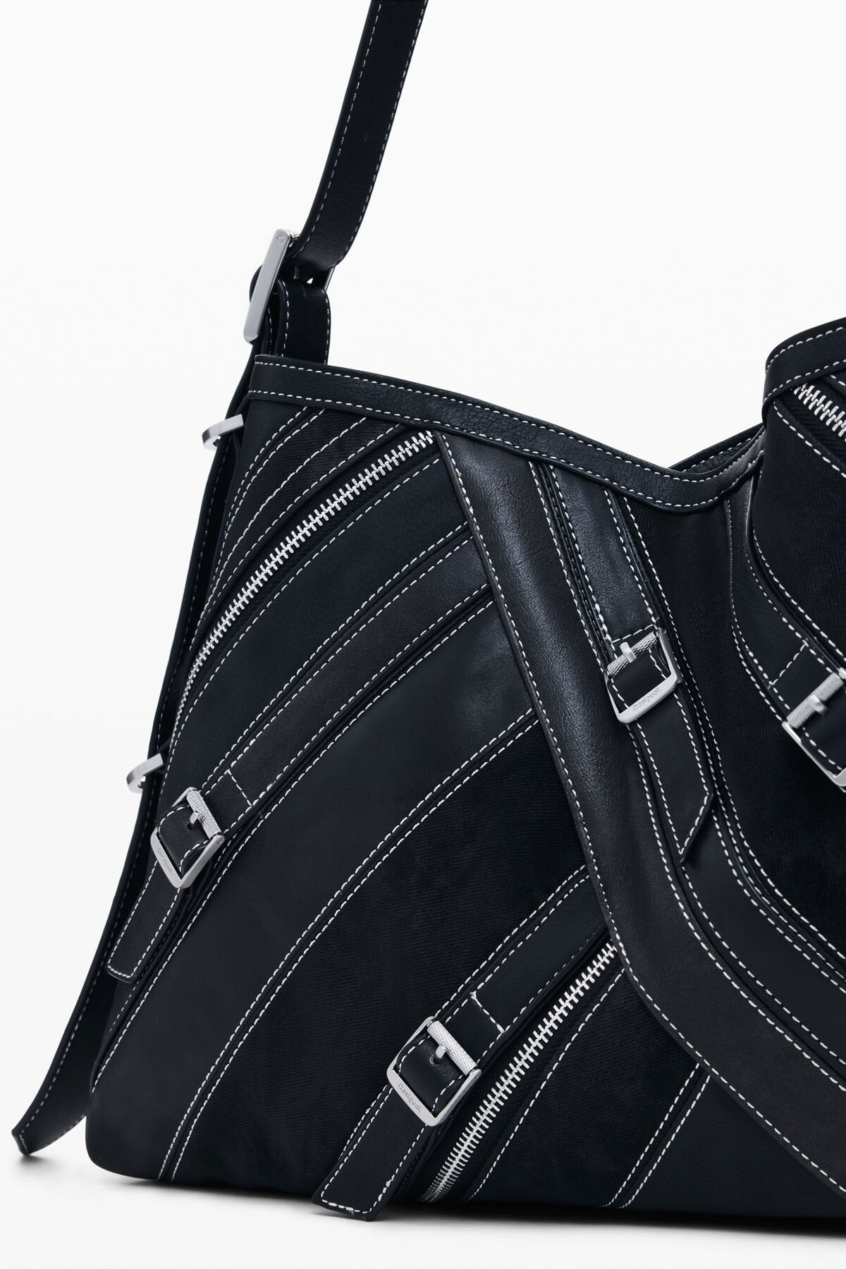 Дамска чанта Women’s shoulder bag Desigual 25WAXP72 2000 detail view
