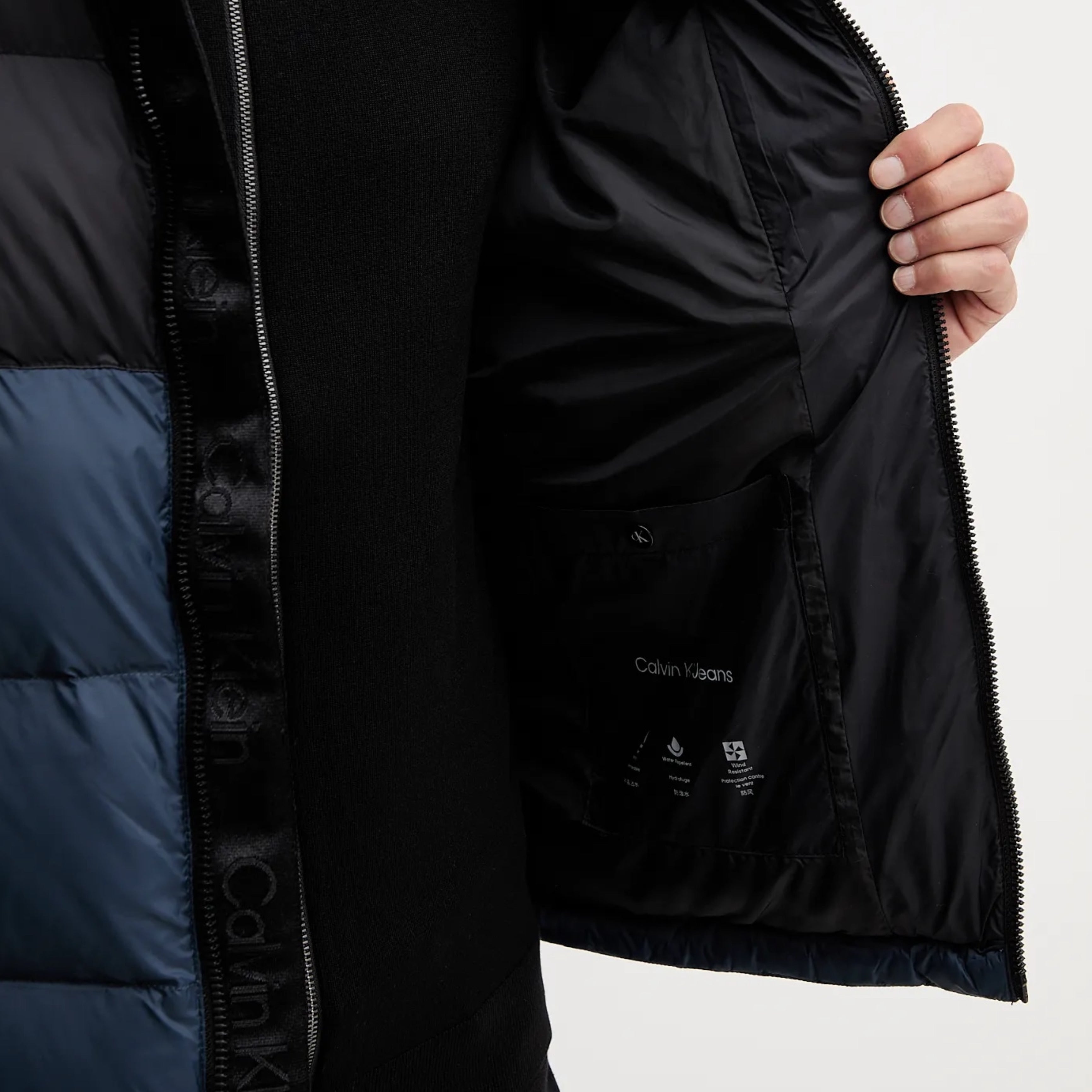 Мъжко яке Men’s jacket Calvin Klein
LV04RD527G UB1 inside view