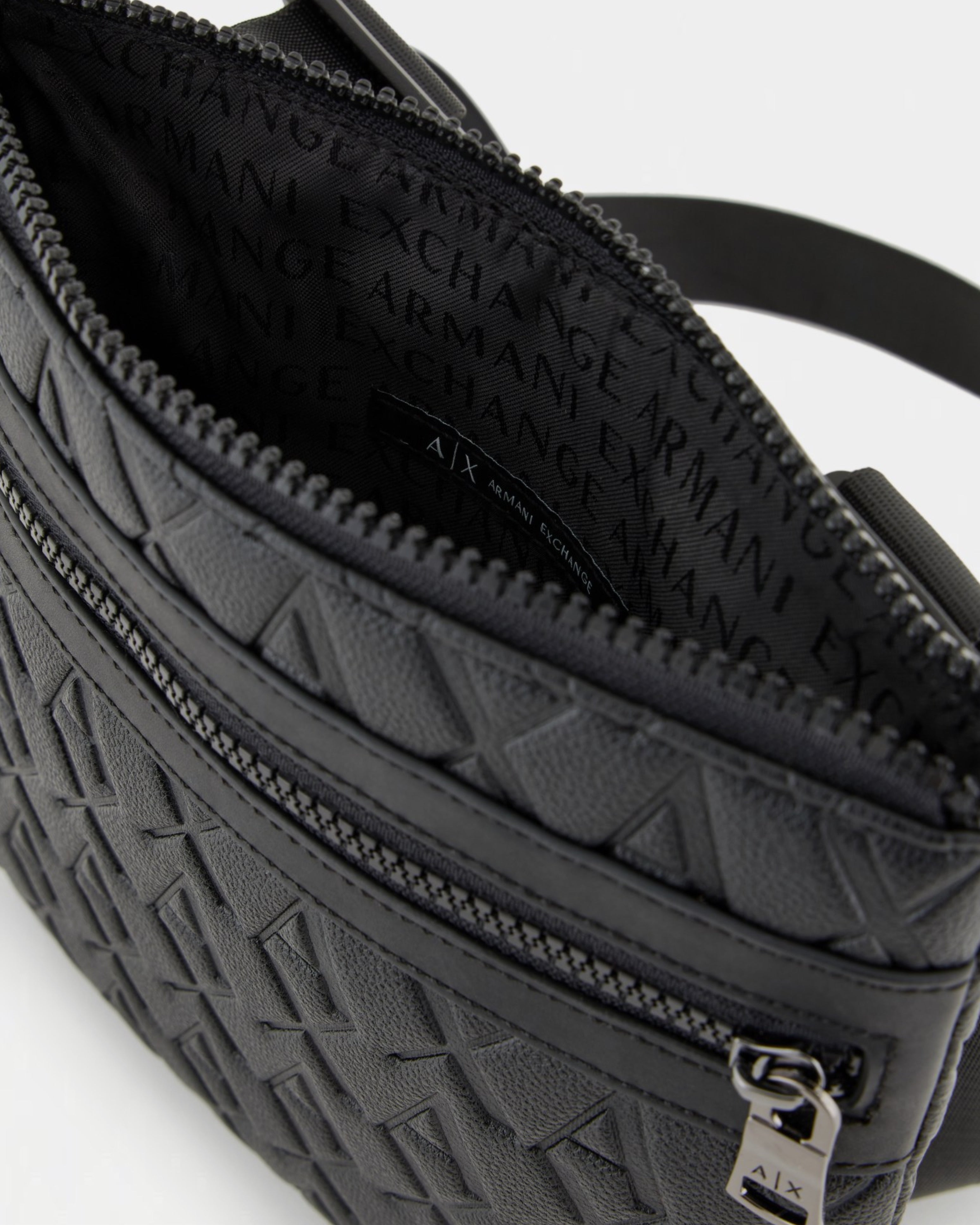 Мъжка чанта Armani Exchange Men Bag XM000579 AF12133 UC001 inside View