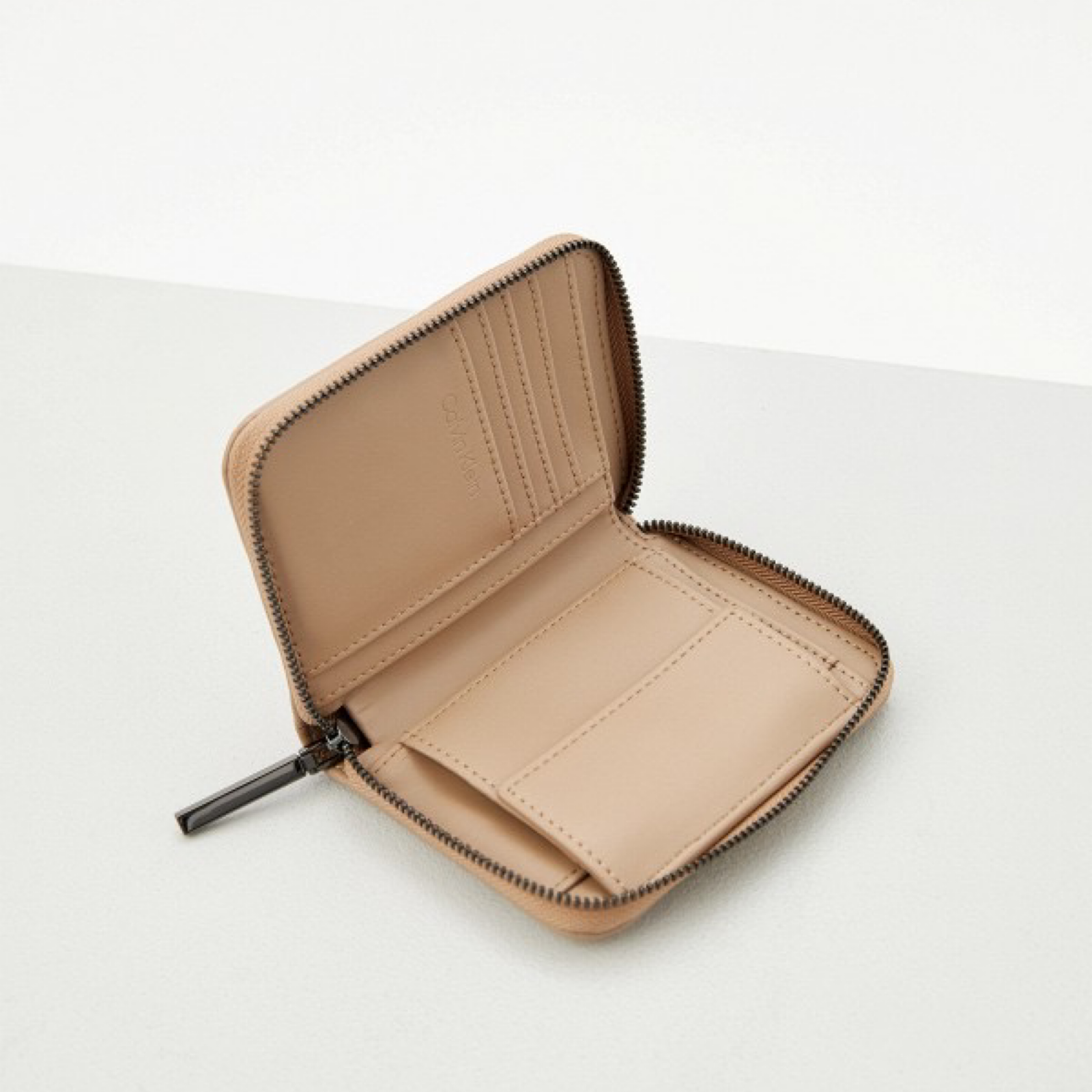 Дамско портмоне Calvin Klein Women Wallet K60K612201 PA6 Inside View