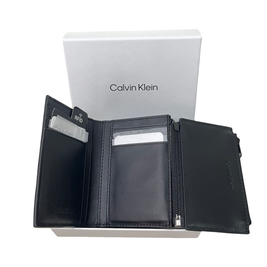 Мъжки вертикален портфейл Calvin Klein K50K511379 в черно