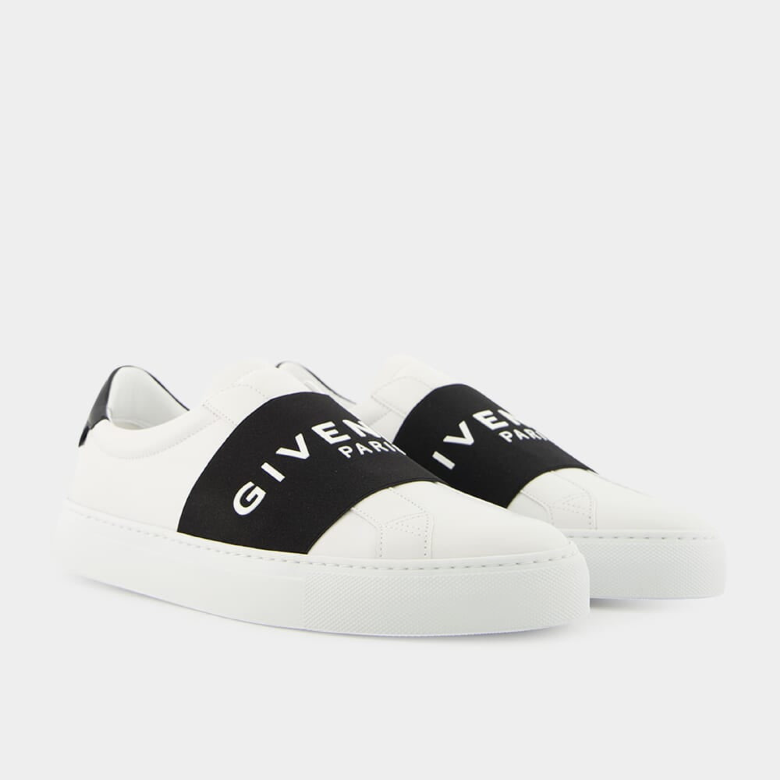 Givenchy Urban Street Women Sneakers BE004JE2DC 116 Medial View