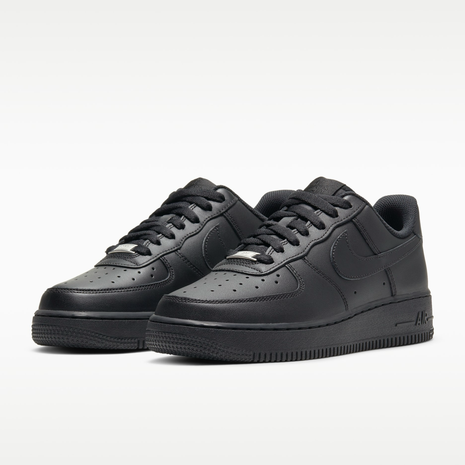 Дамски черни кецове Nike Air Force 1 '07 DD8959-001 Women Sneakers Front View