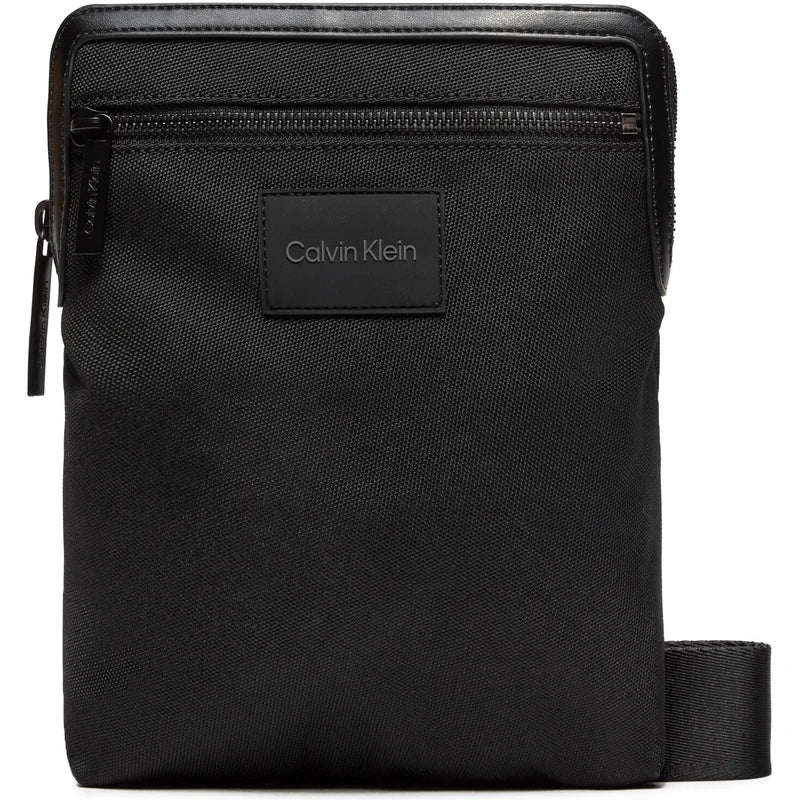 Мъжка чанта през рамо Calvin Klein K50K511626 Черна