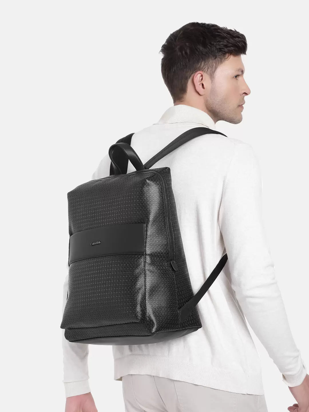 Мъжка раница Men’s rucksack Calvin Klein
K50K510802 Black lifestyle view