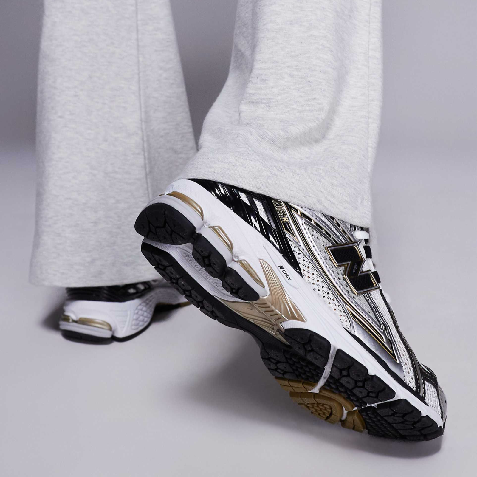 Дамски маратонки New Balance GC1906RA Women Sneakers Heel View