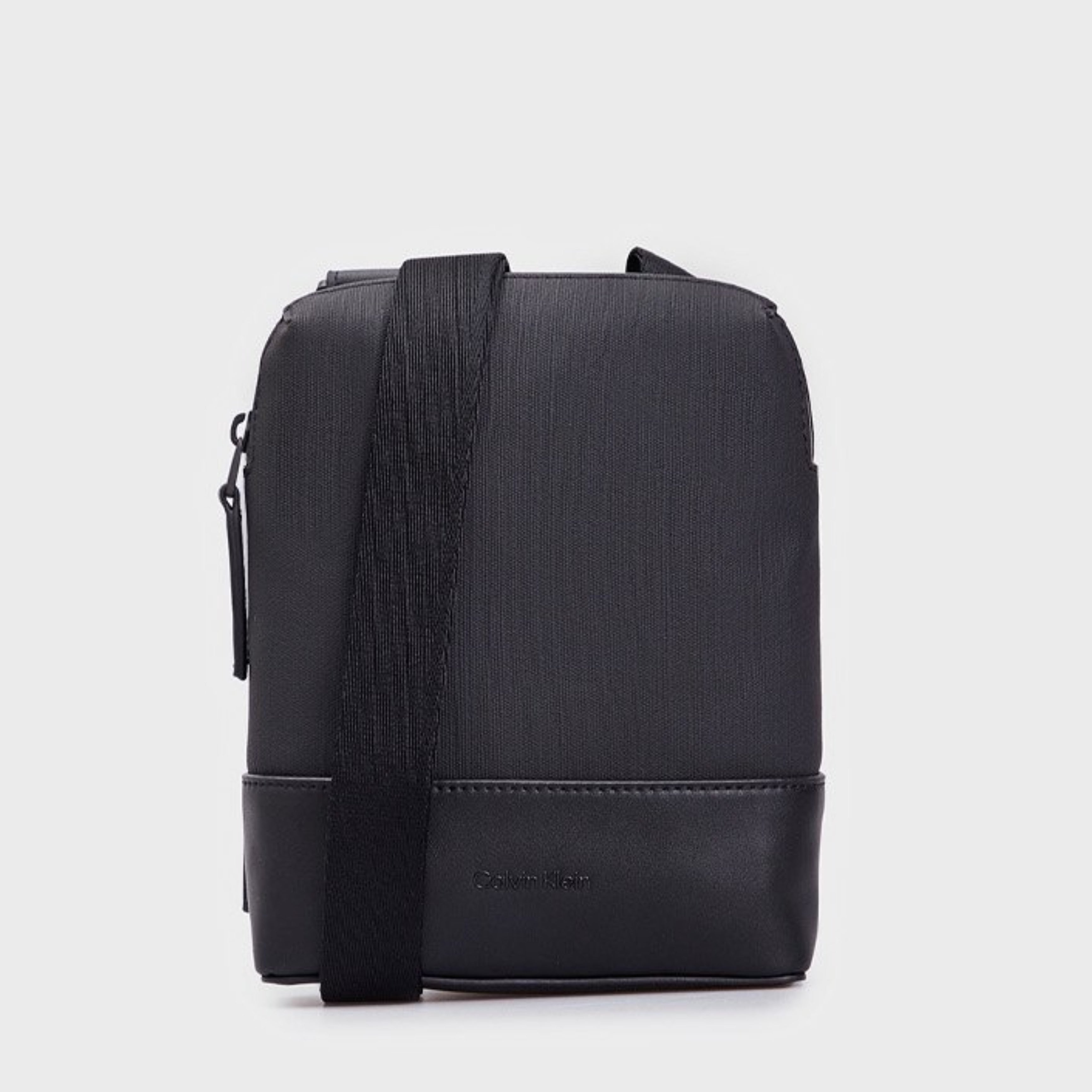 Мъжка чанта Men’s crossbody bag Calvin Klein K50K512516 Black front view