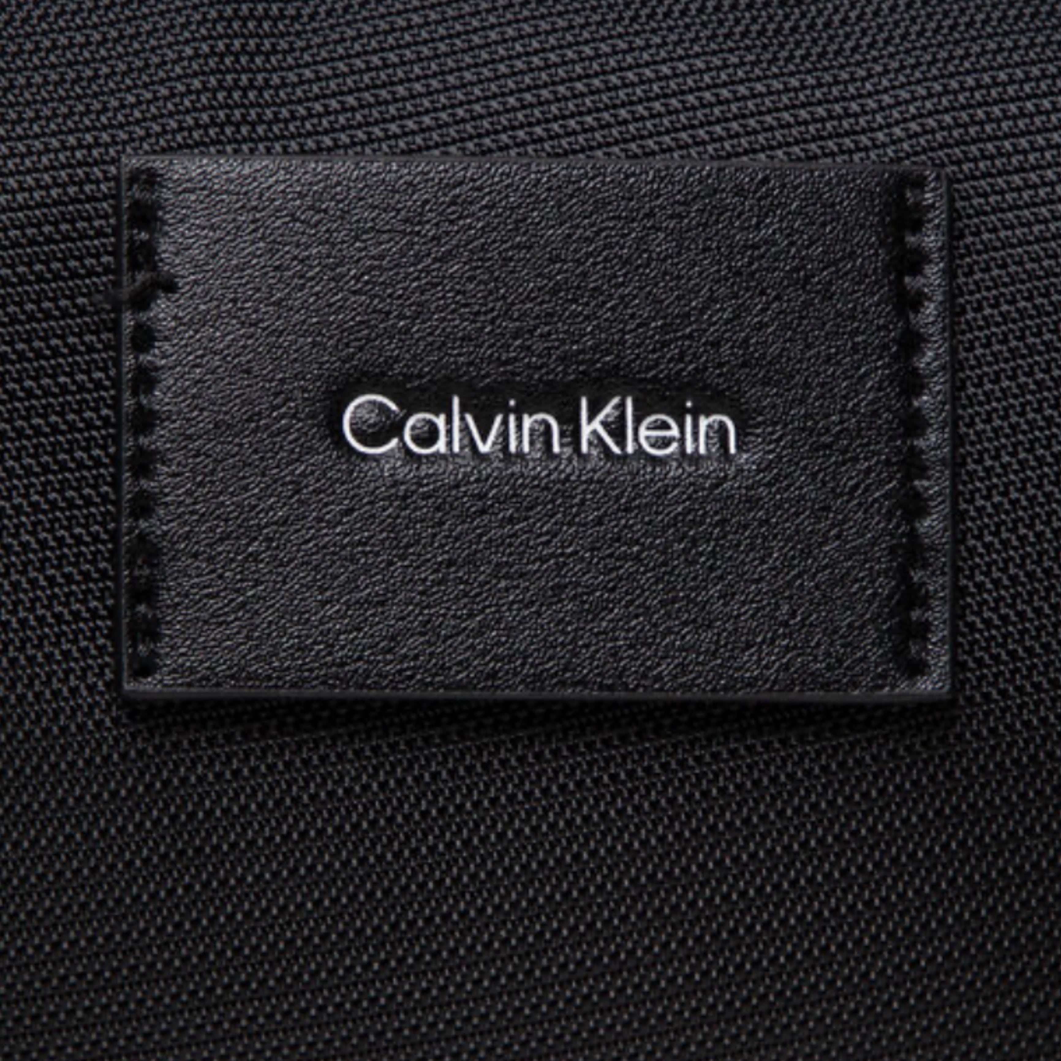 Мъжка чанта за кръста тип банан Calvin Klein K50K509119 Черна