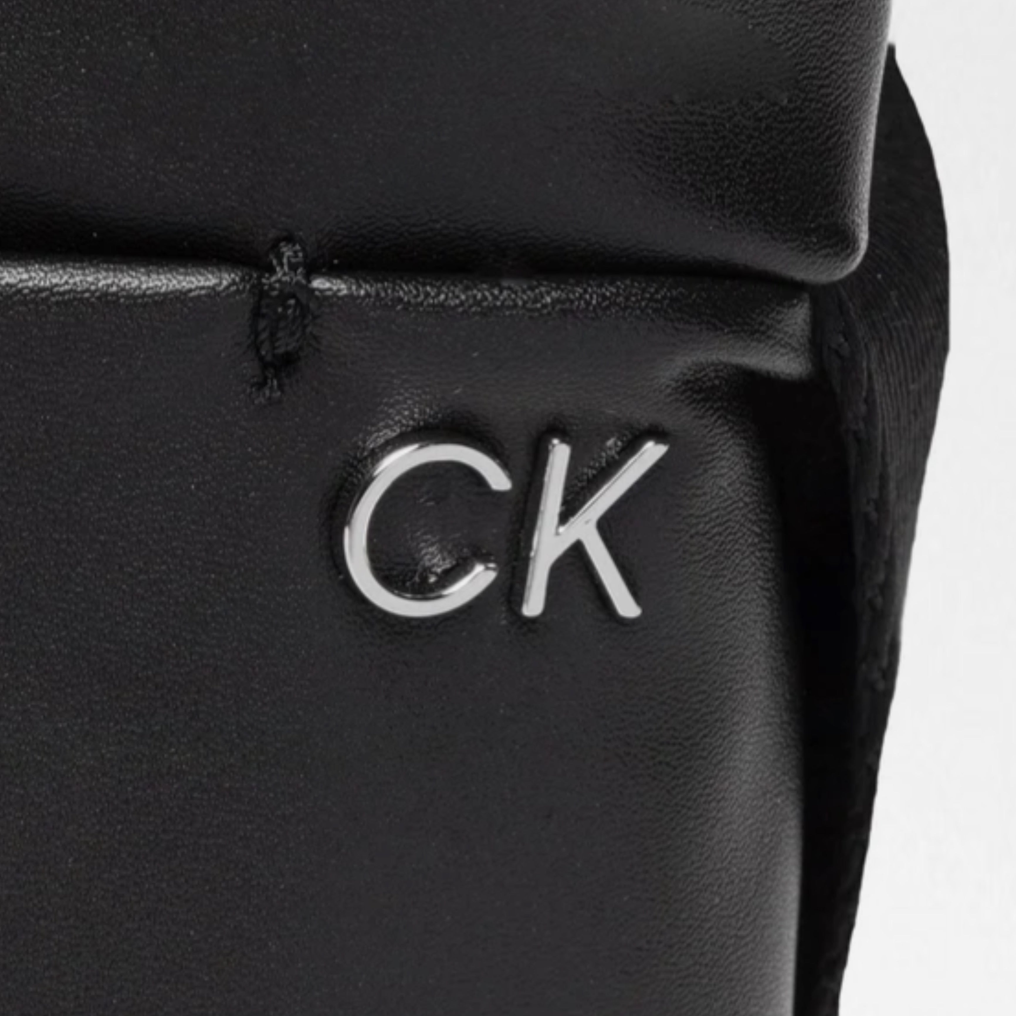 Мъжка чанта Men’s crossbody bag Calvin Klein K50K509567 Black logo view