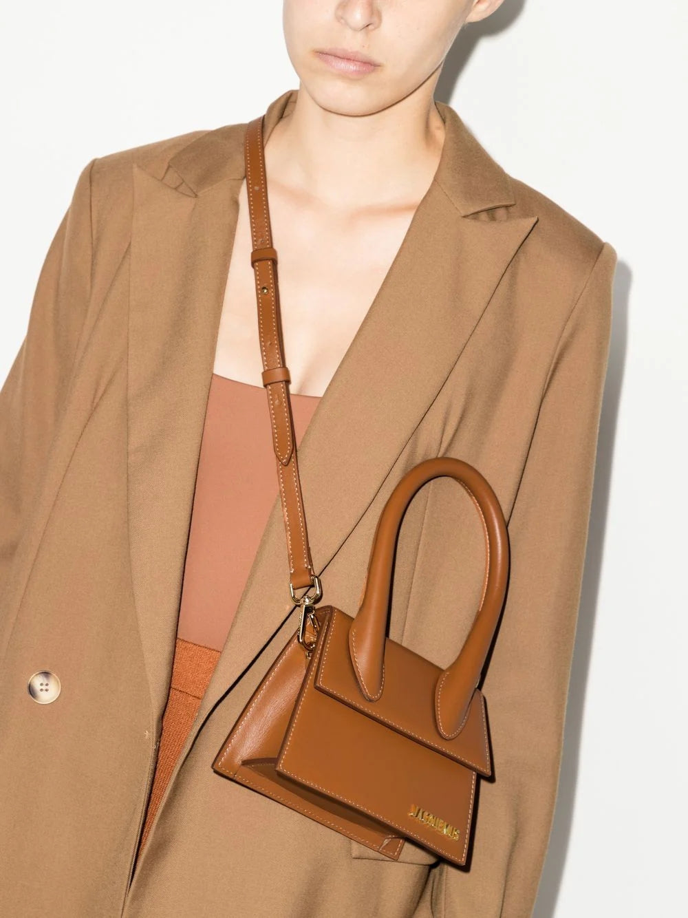Jacquemus Le Chiquito Moyen Brown Bag 22H213BA002-3072-811 Model View