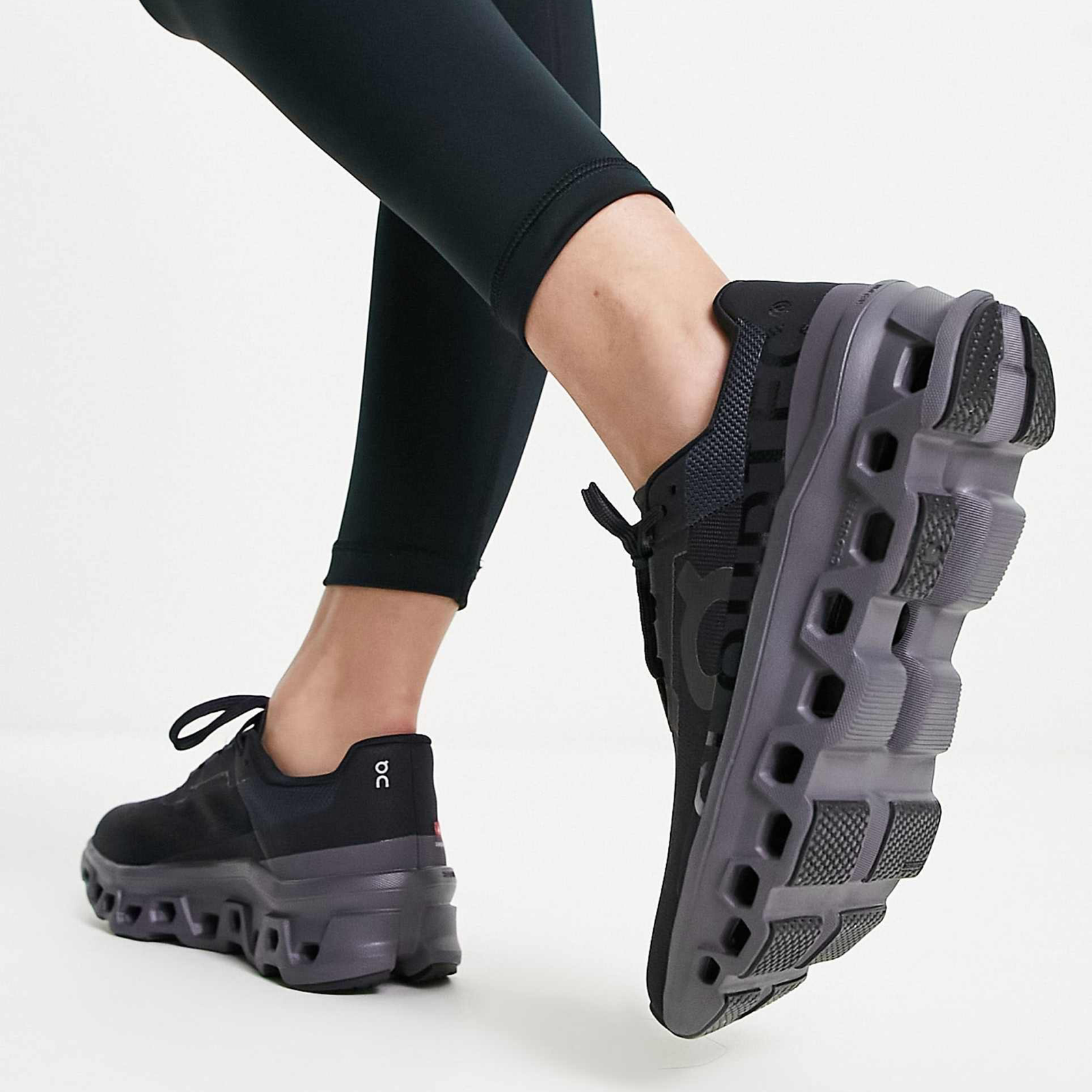 ON Cloudmonster Sneakers Insole View