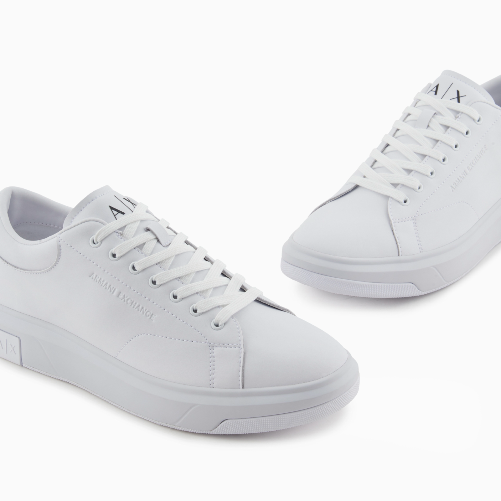Мъжки бели кецове Armani Exchange Men Sneakers XUX123 XV534 00152 Close-Up