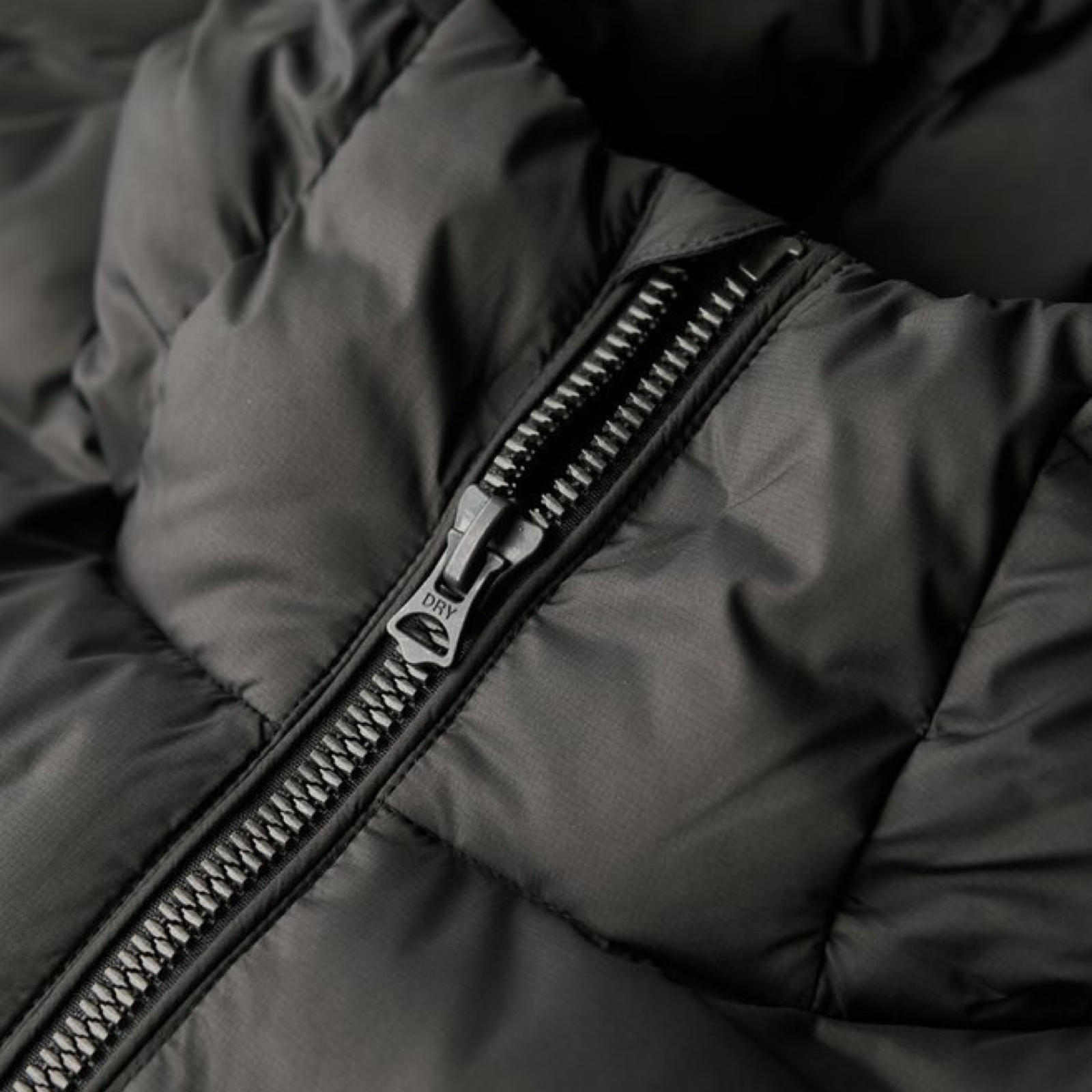 Мъжко черно яке Superdry Men Jacket 
M5012045A Close-Up