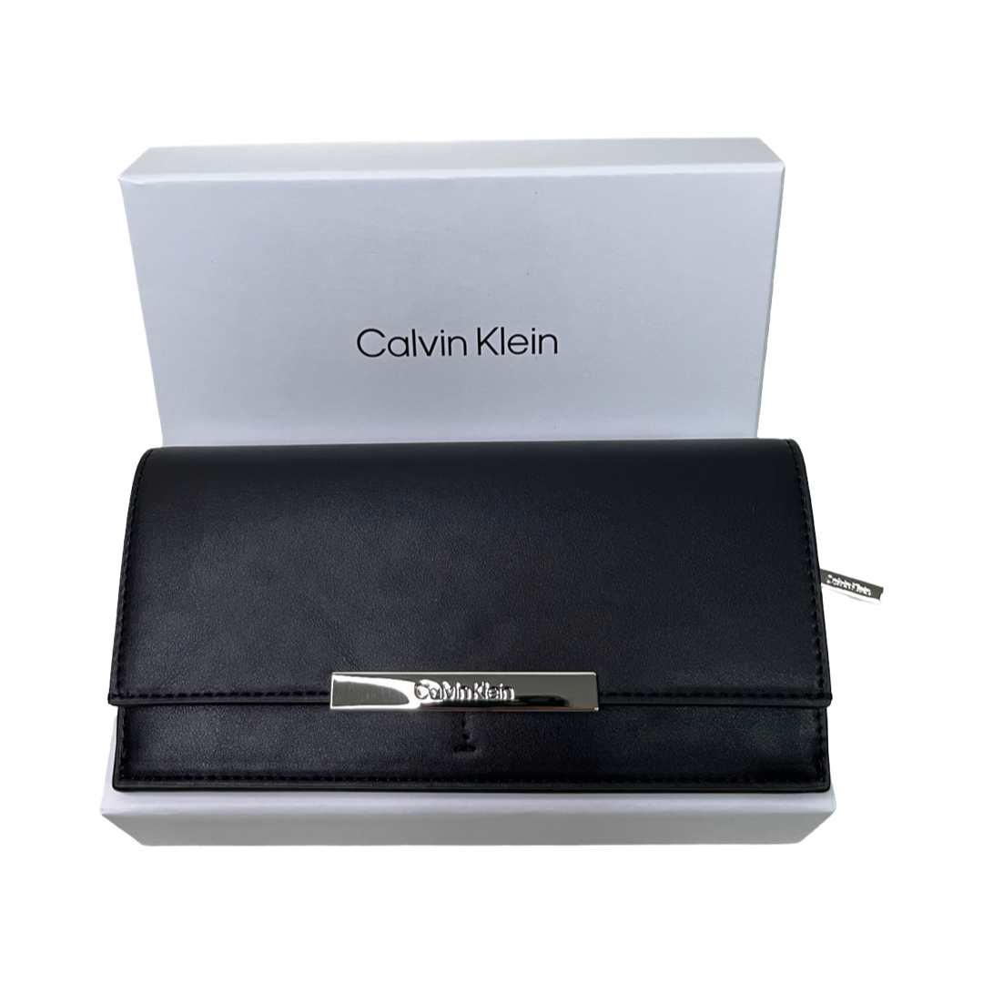 Дамско клъч портмоне Calvin Klein K60K612190 в черно