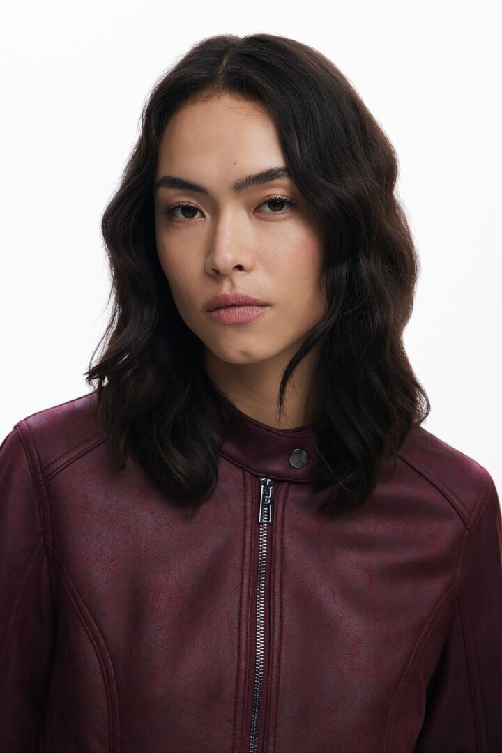 Дамско яке Women’s jacket Desigual
25WWEW433006 Bordeaux front view