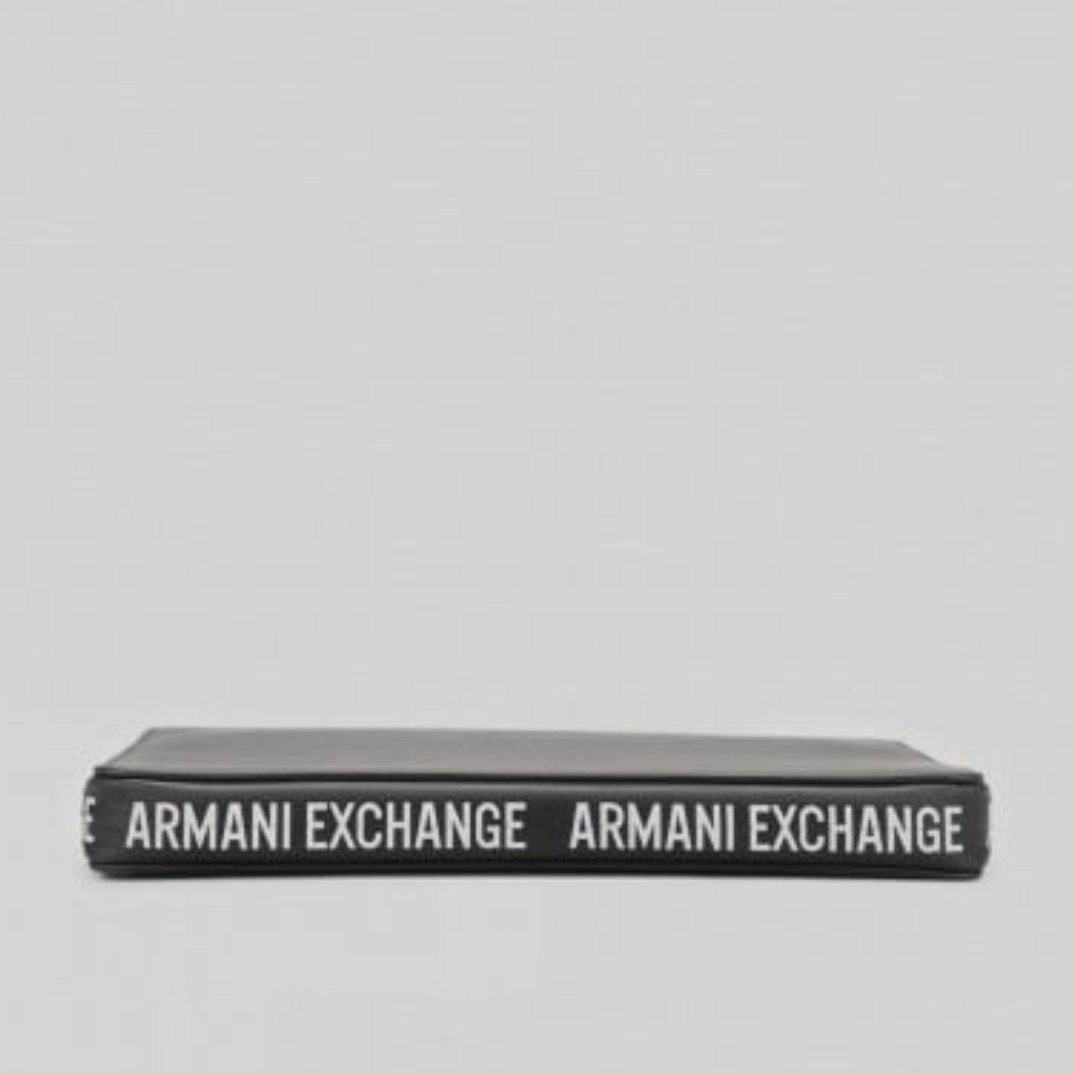 Клъч кожено портмоне в черно с цип Armani Exchange 958055 1A808 06021