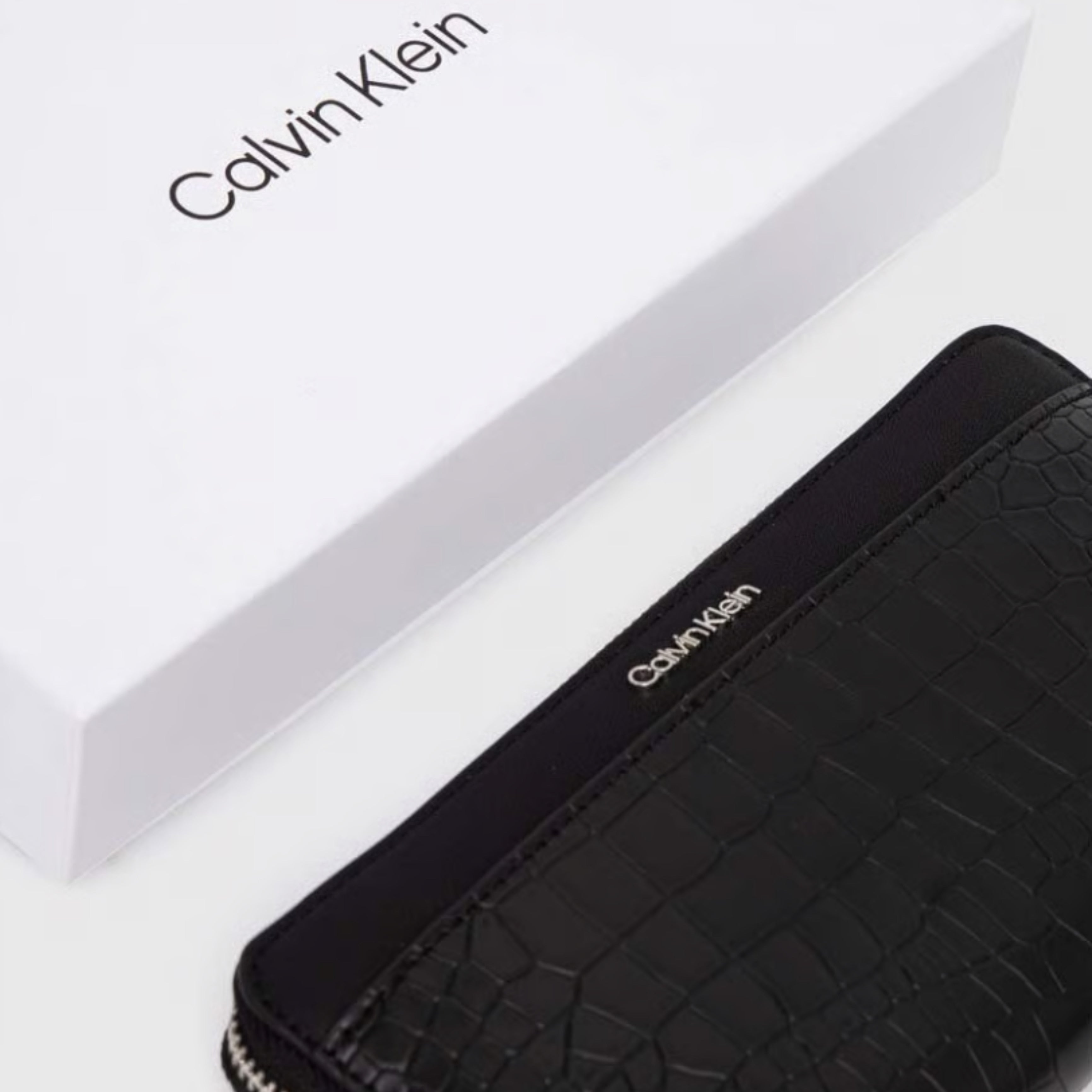 Клъч портмоне Calvin Klein K60K612356 в черно