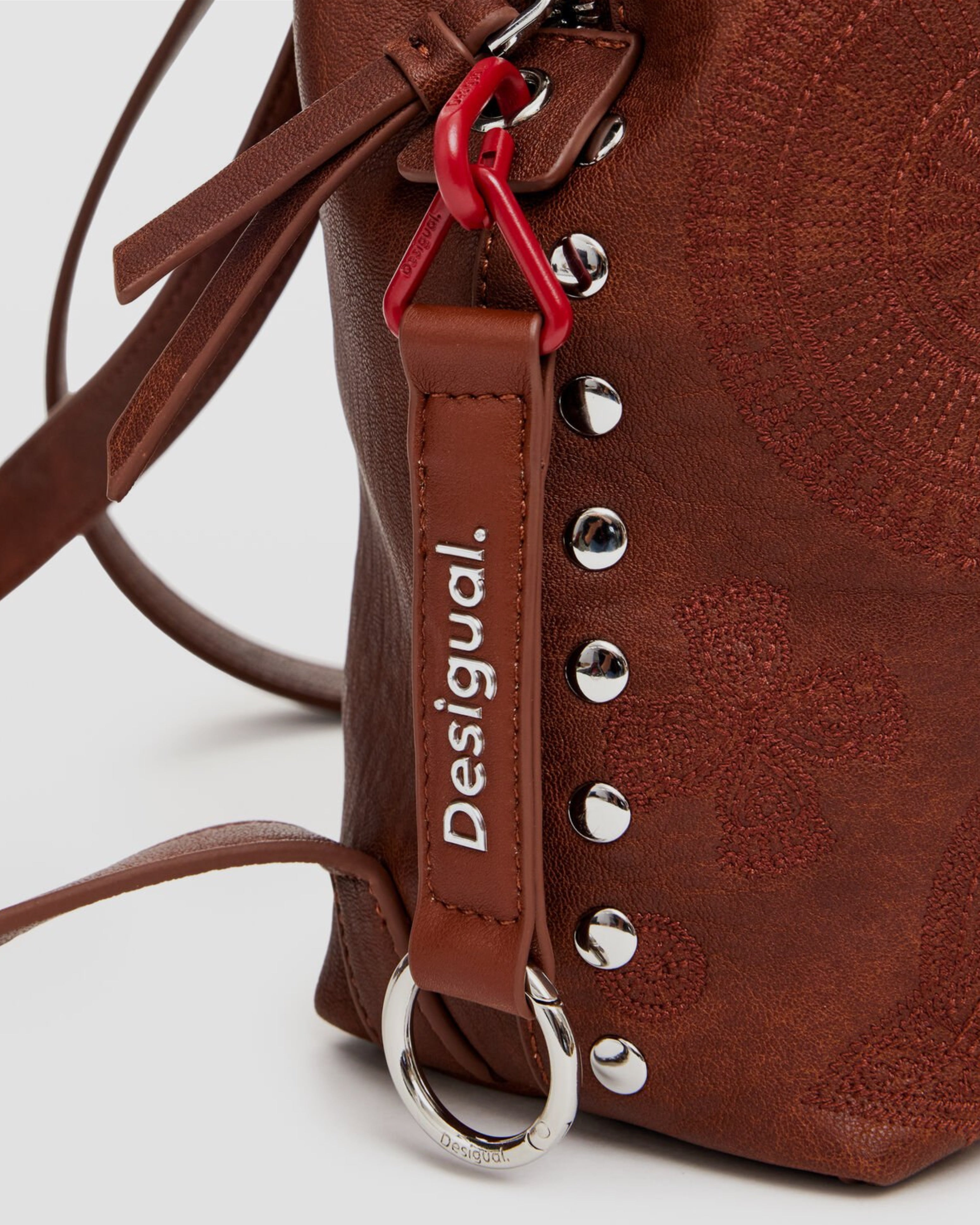 Дамска чанта раница в кафяво Women’s rucksack / backpack Desigual
25SAKP02 Brown