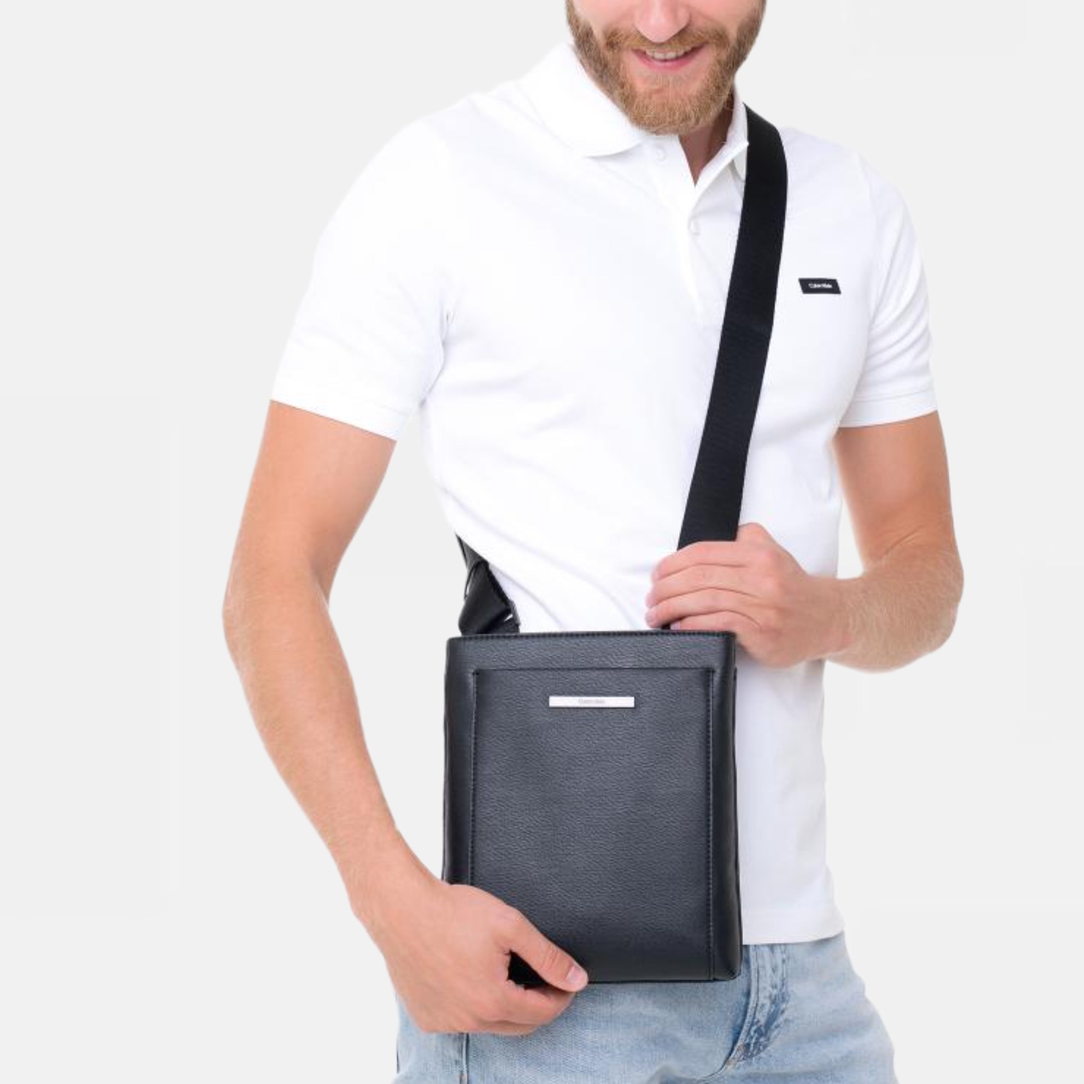 Мъжка чанта Men’s crossbody bag Calvin Klein K50K510530 lifestyle view