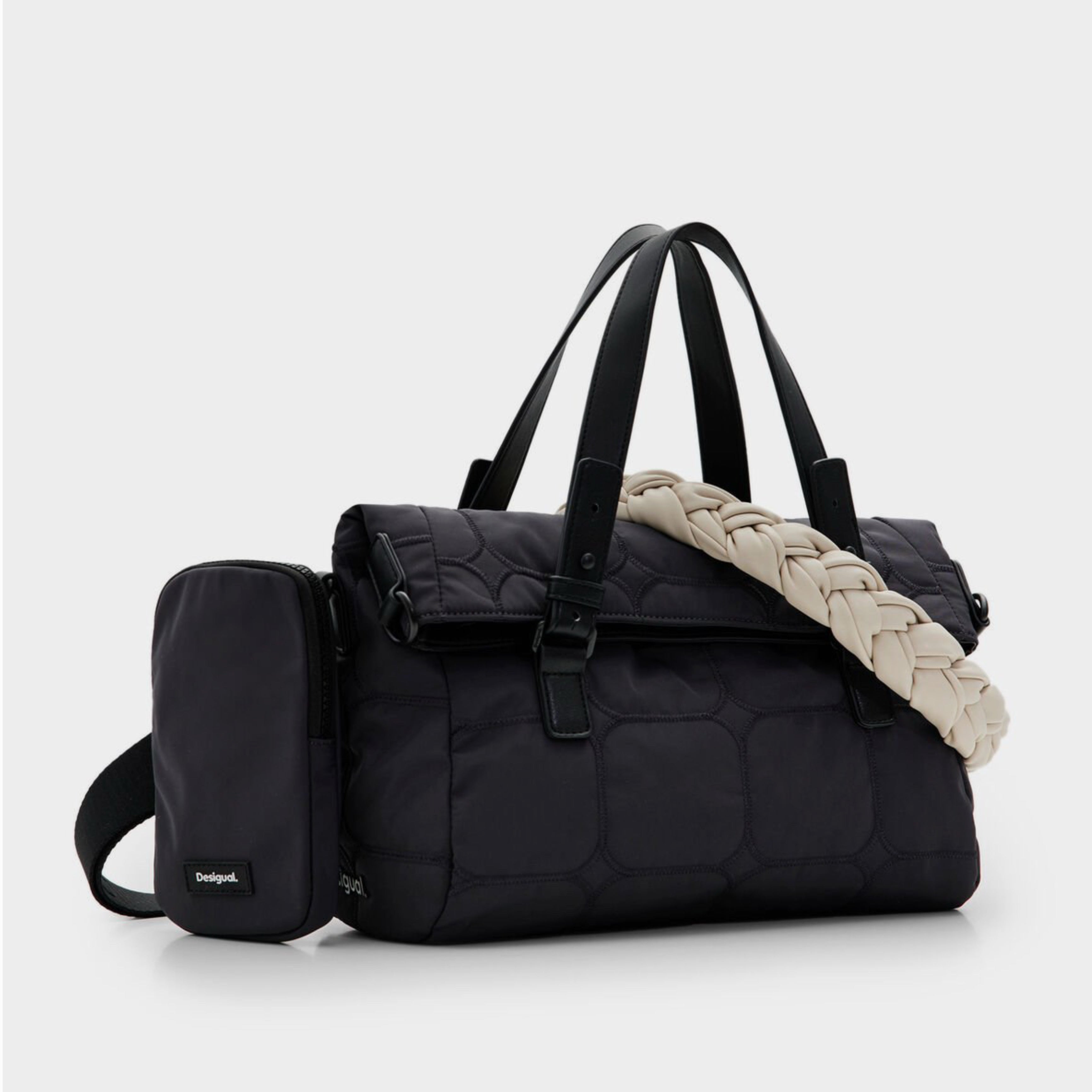 Дамска чанта в черно Women’s midsize padded shoulder bag Desigual 23WAXY09 2006U Black