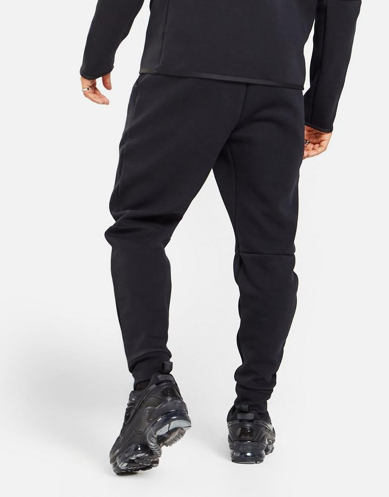 Мъжки спортен екип / мъжки анцунг Nike Tech Fleece CU4495-010 BLACK