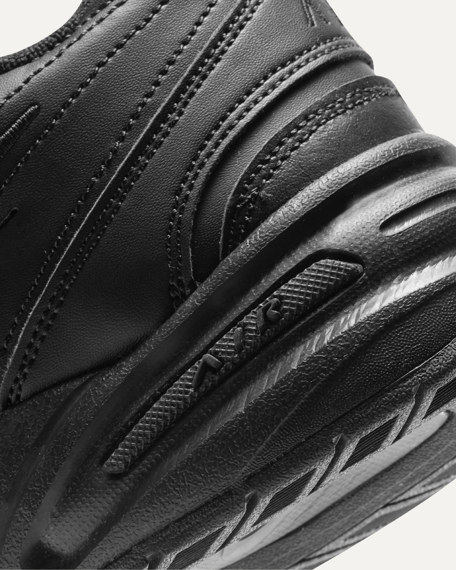 Nike Air Monarch IV Men Sneakers 415445-00 Close-Up