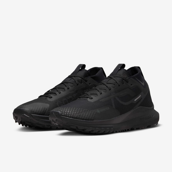 Мъжки маратонки Nike Pegasus Trail 4 GORE-TEX DJ7926-008 (черно / Velvet кафяво / антрацит) Преден изглед