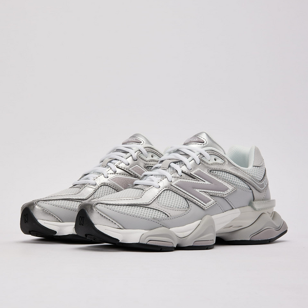 Дамски маратонки New Balance 9060 G90602LB (сиво) Изглед от вътрешната страна