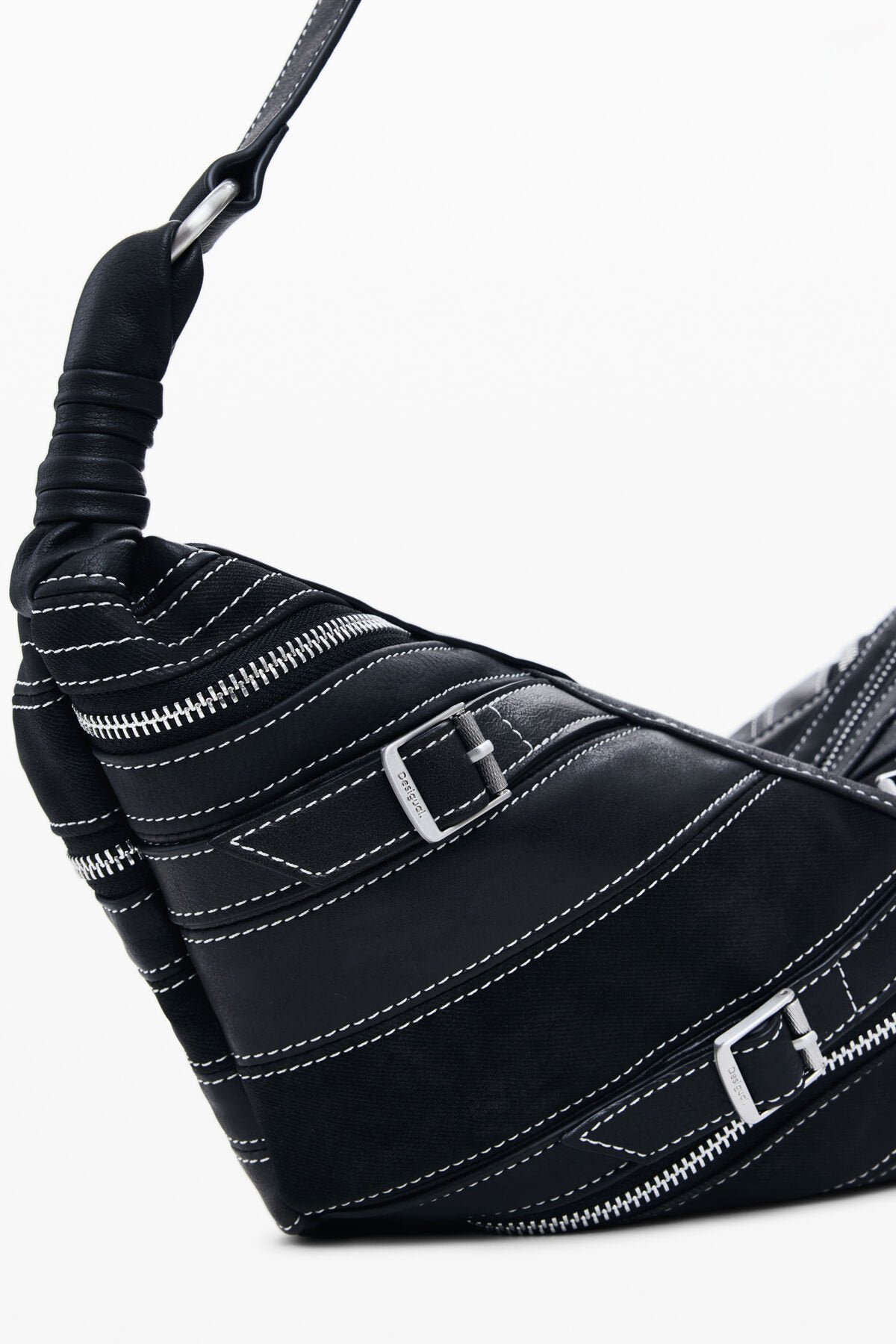 Дамска чанта Women’s shoulder bag Desigual 25WAXP732000U detail view