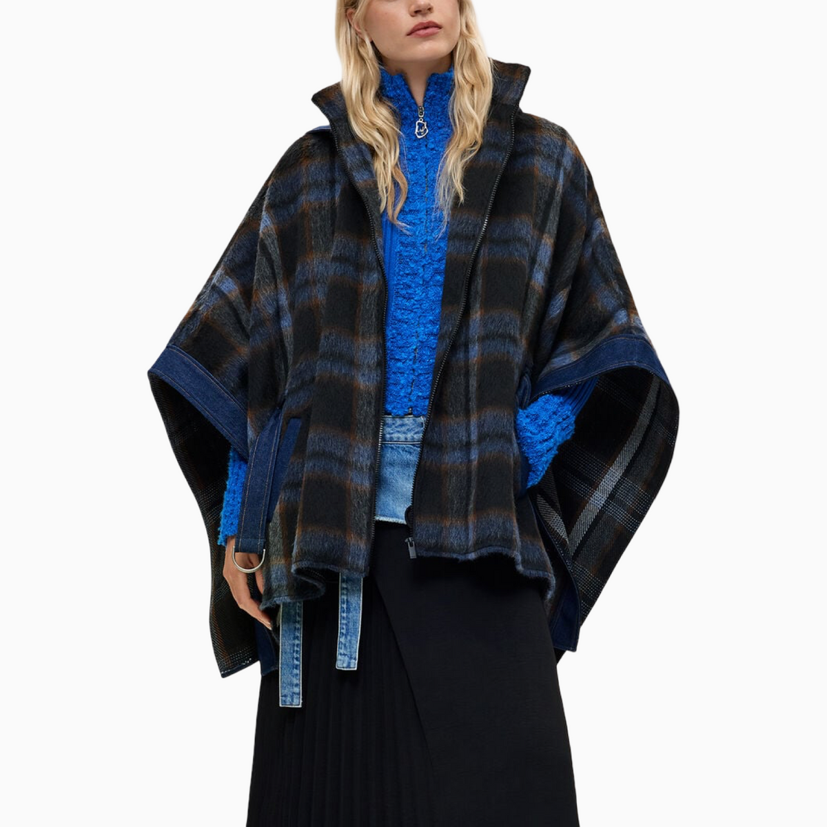 Дамско пончо Desigual Women Poncho 26WAID02 6000 Front View