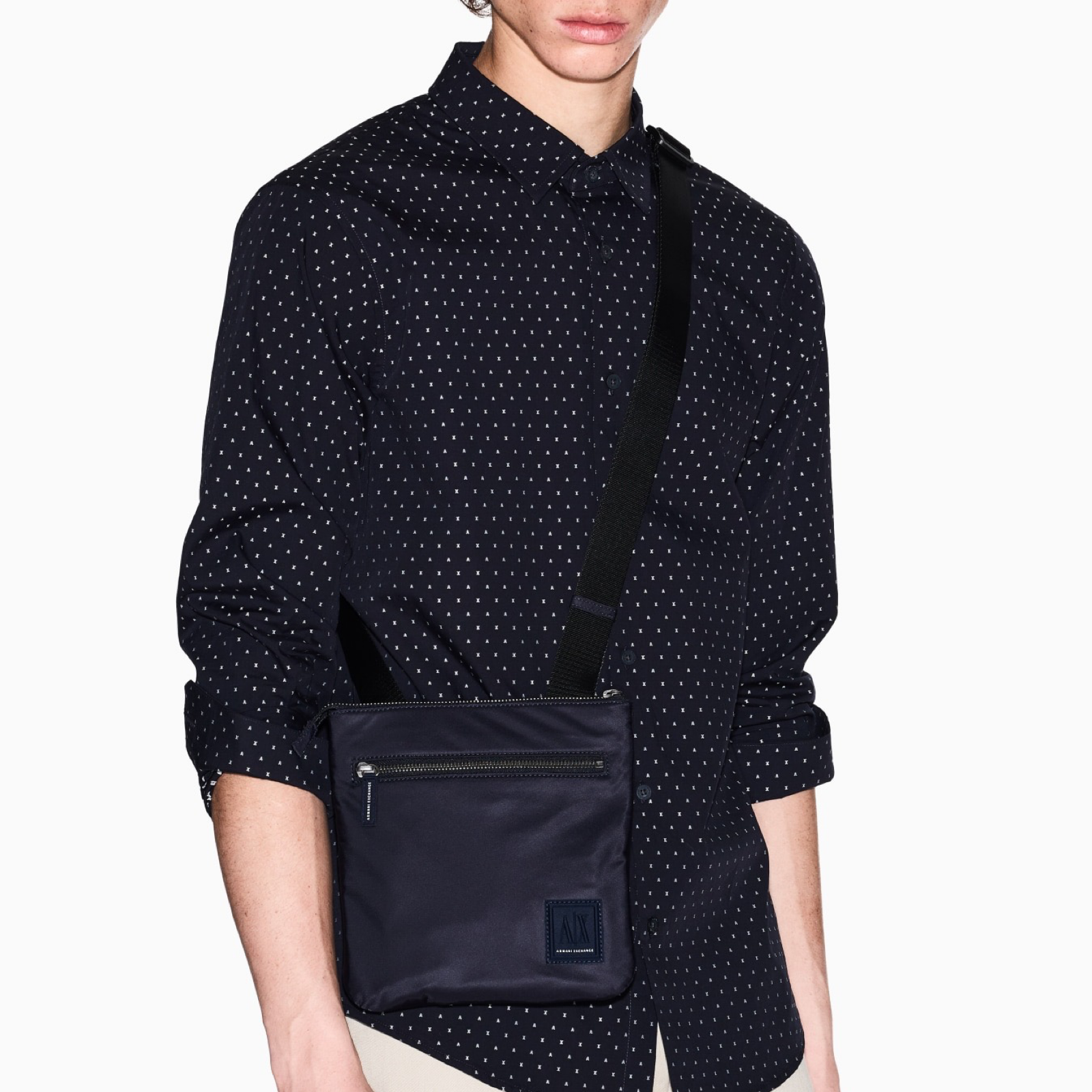 Мъжка чанта Armani Exchange Men Bag XM000105 AF15129 Model View
